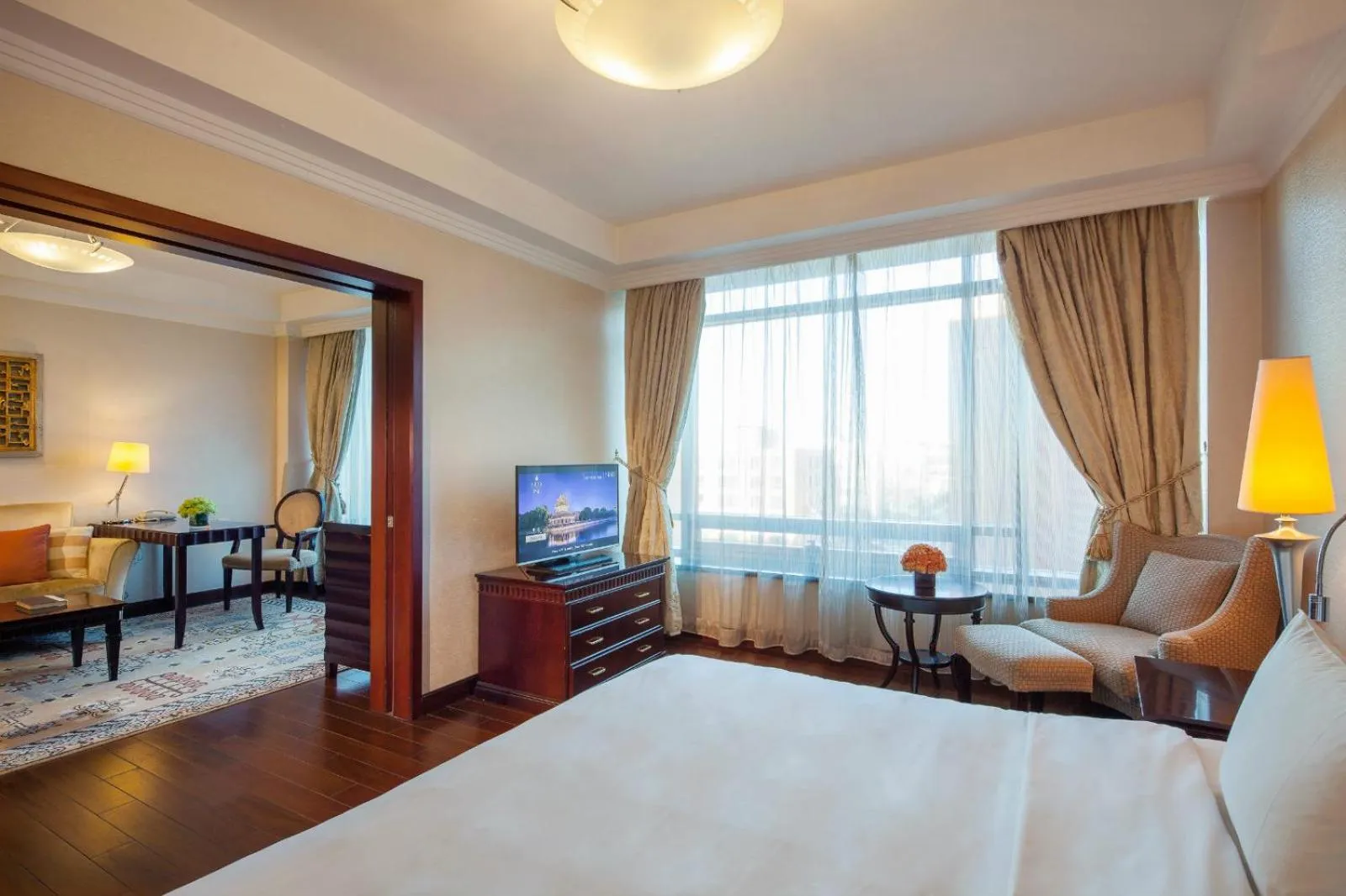 Photo of the whole room, Bed in Beijing Hotel NUO Forbidden City