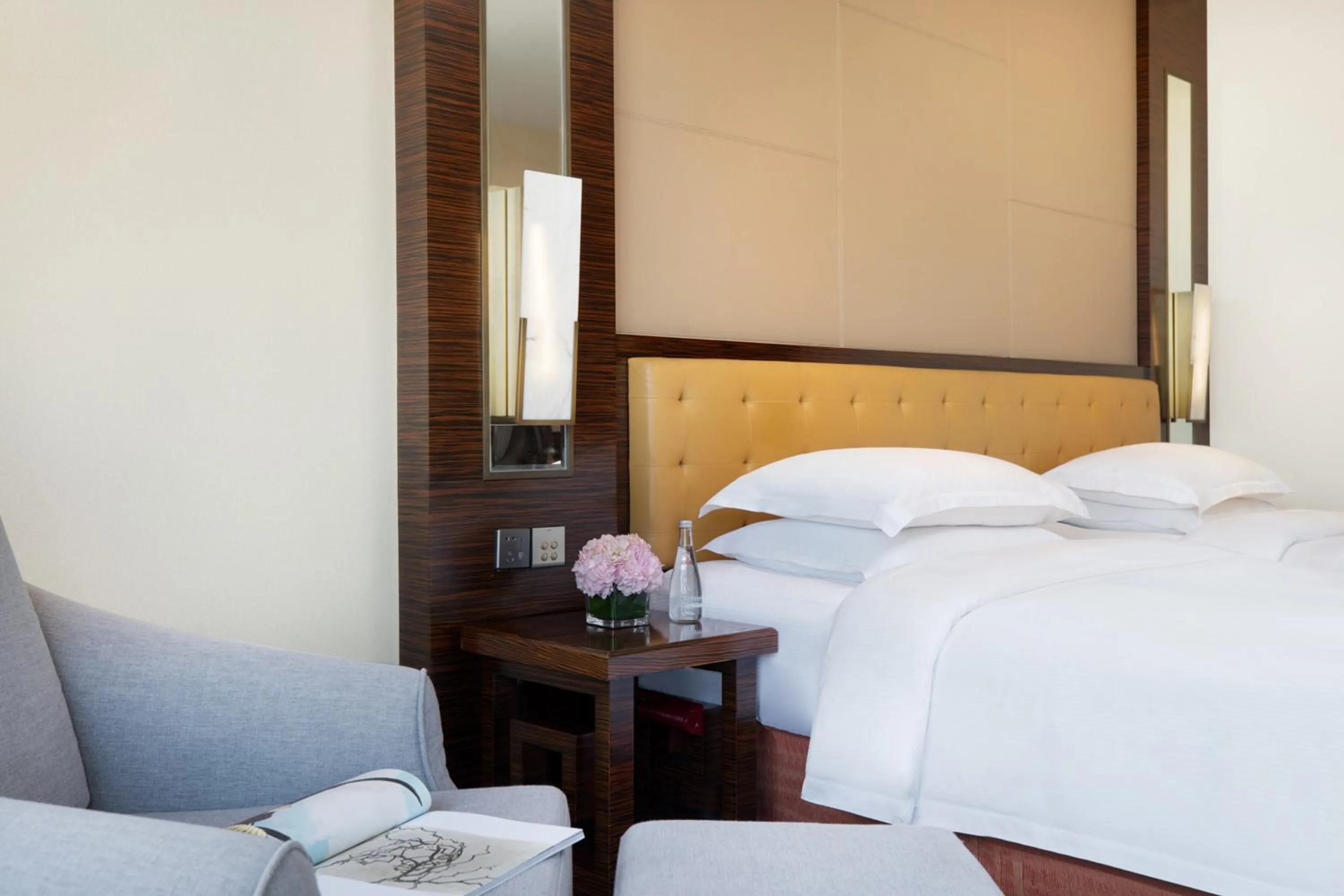 Bed in The Kunlun Jing An