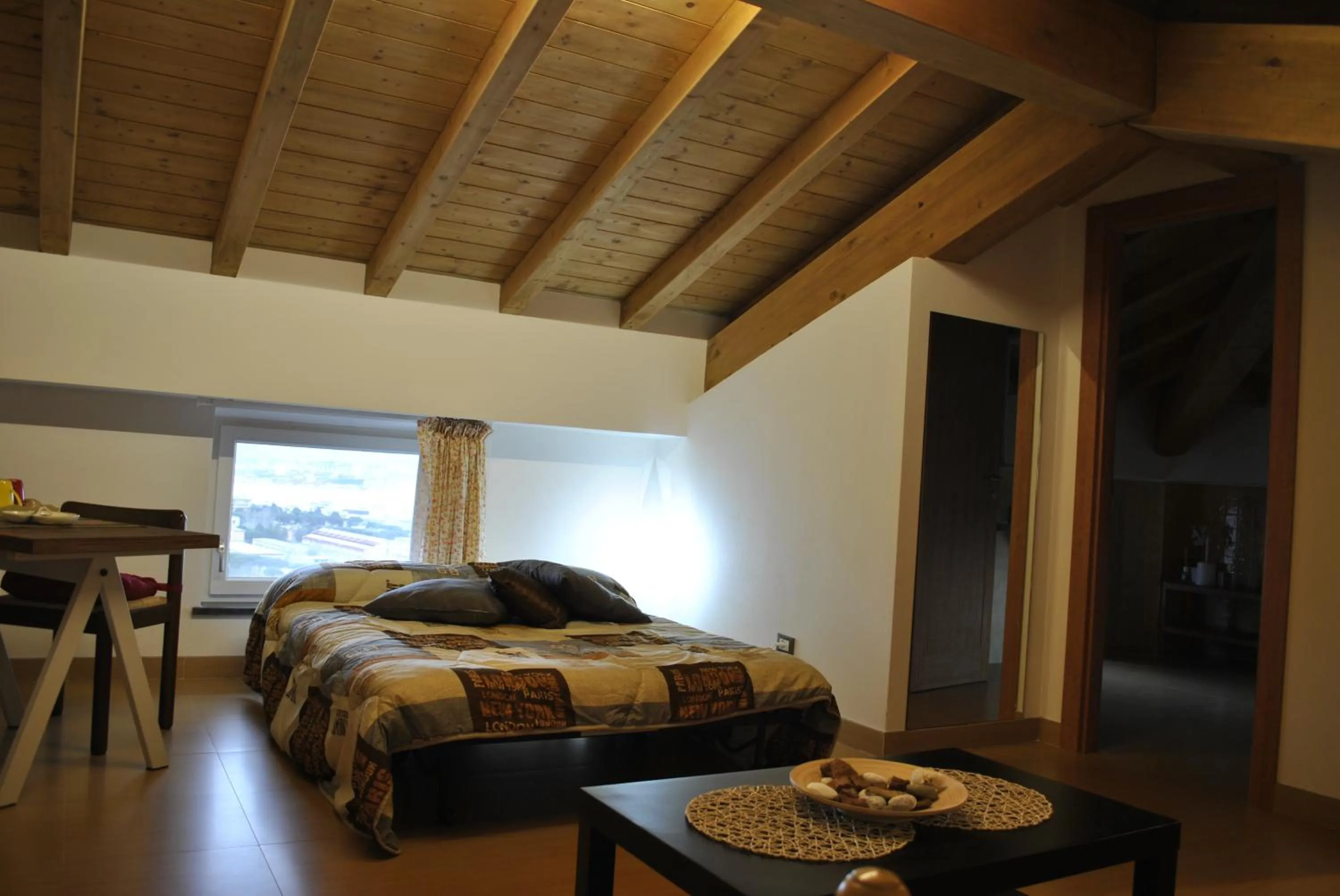 Bed in La Finestra Sul Golfo Affittacamere