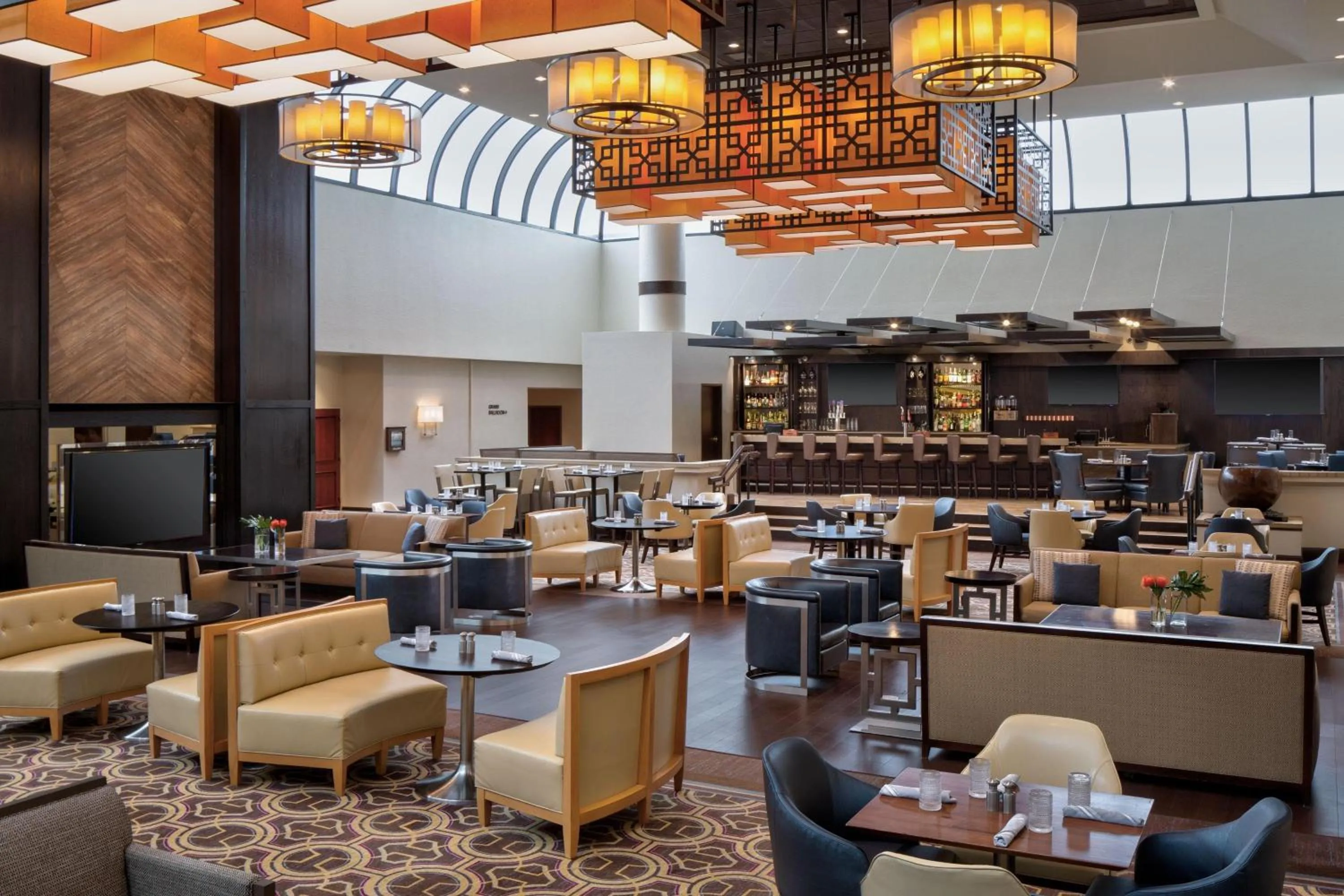 Restaurant/places to eat in Sheraton DFW Airport Hotel