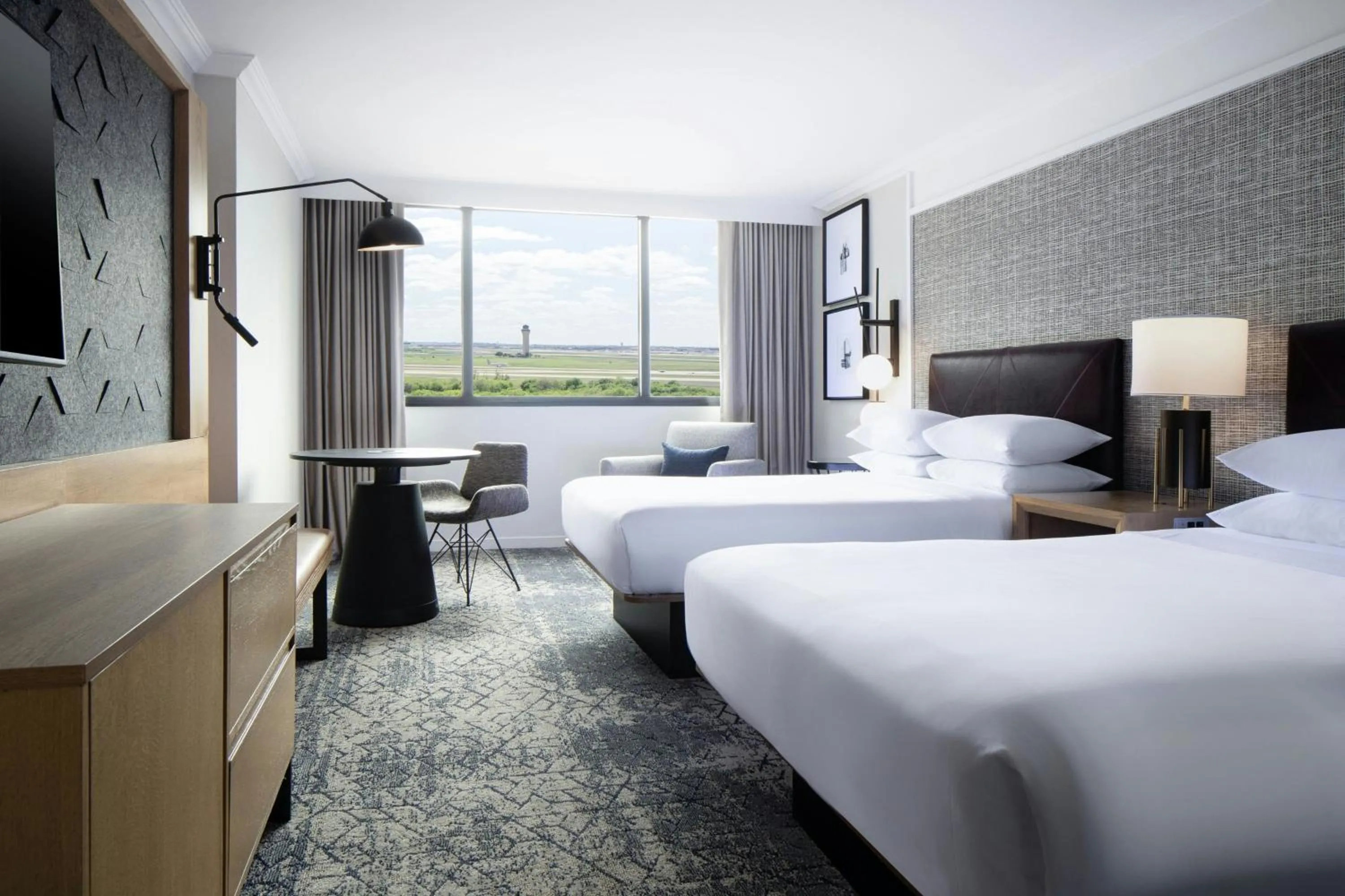 Photo of the whole room, Bed in Sheraton DFW Airport Hotel