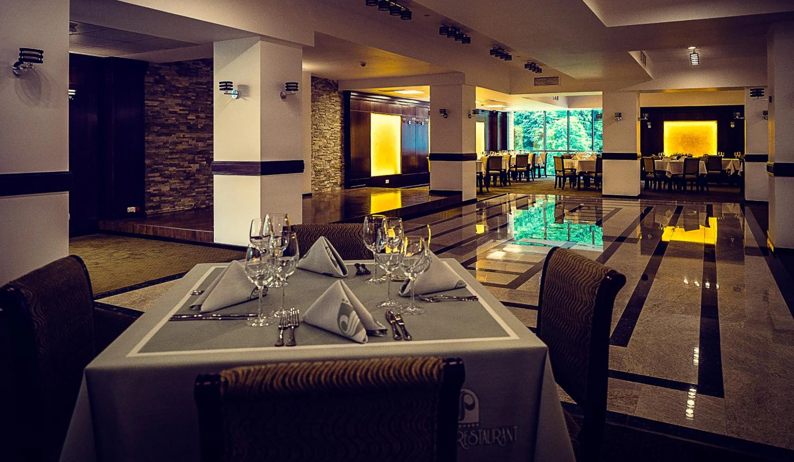 Food and drinks in Hotel Perla