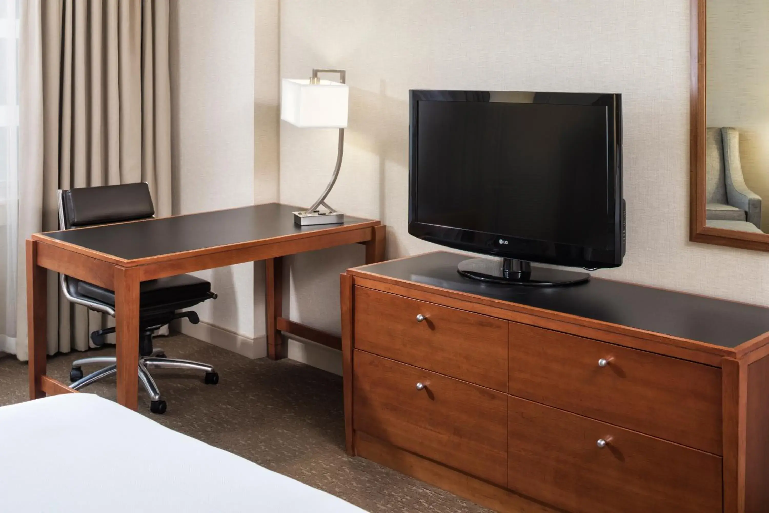 Double Room with Two Double Beds and Accessible Tub - Disability Access in Hyatt Centric Chicago Ohare Double Room with Two Double Beds and Accessible Tub - Disability Access in Hyatt Centric Chicago Ohare