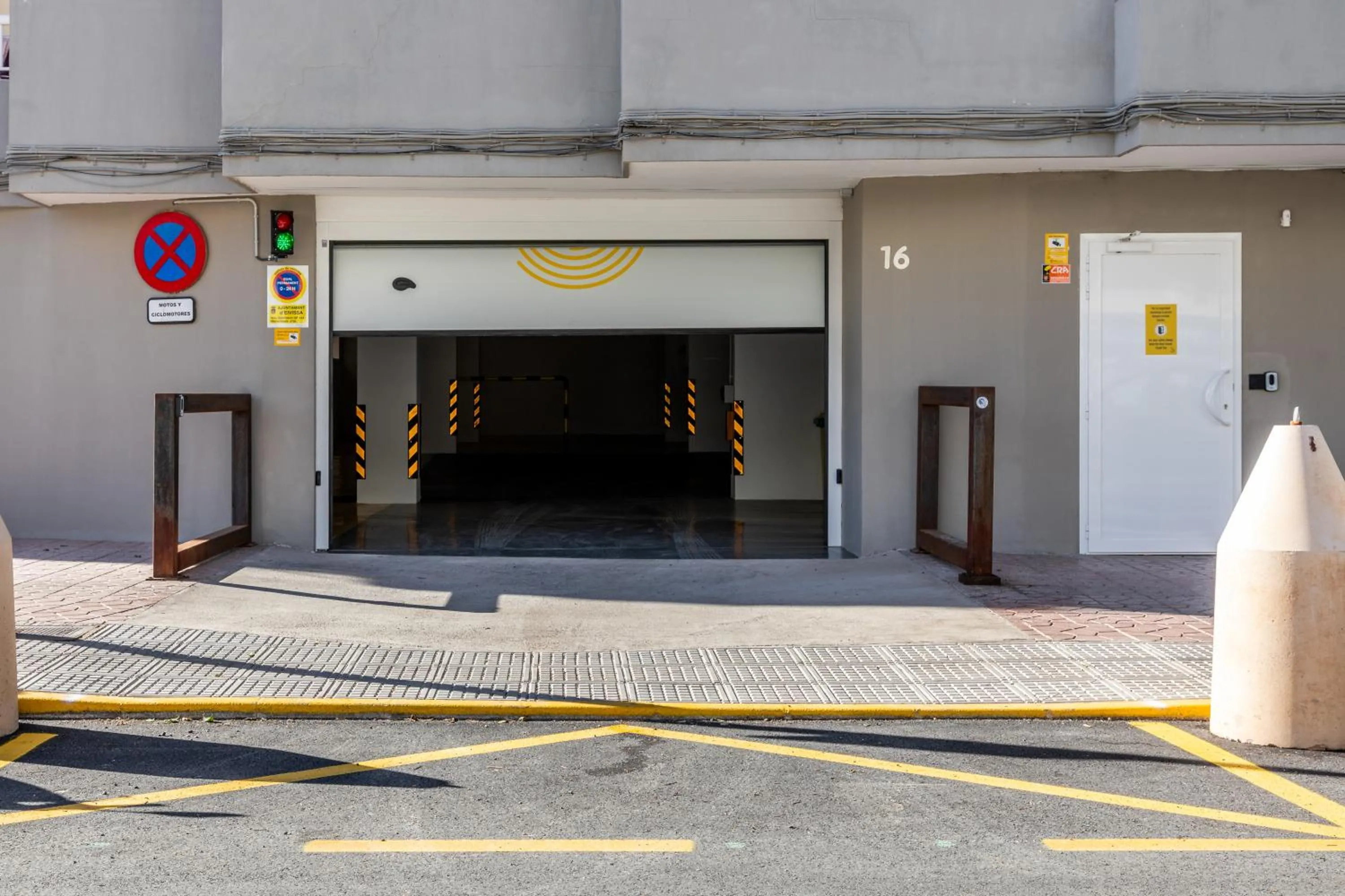 Parking in Sud Ibiza Suites