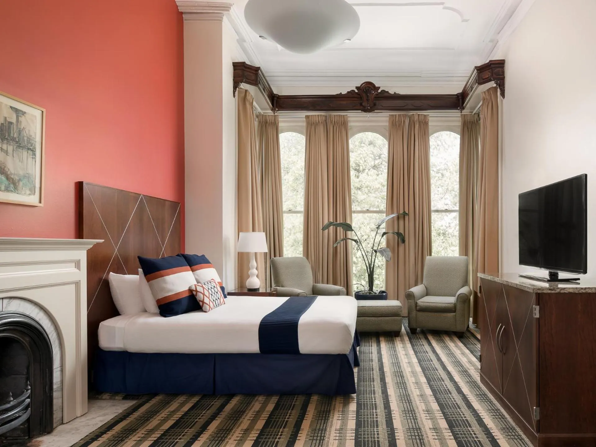 Bed in The Mansion on Delaware Avenue