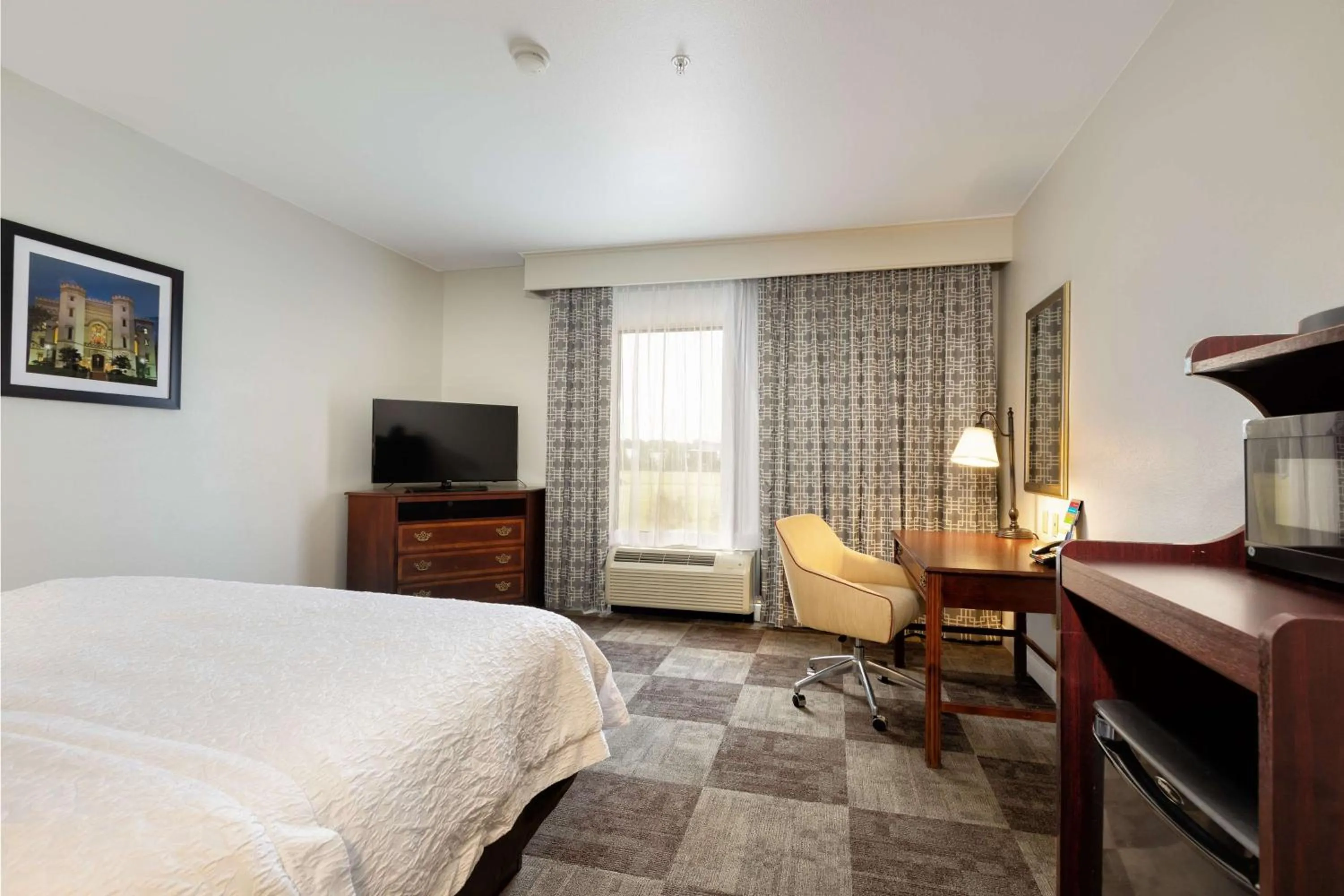 Bedroom, Bed in Hampton Inn & Suites Baton Rouge - I-10 East