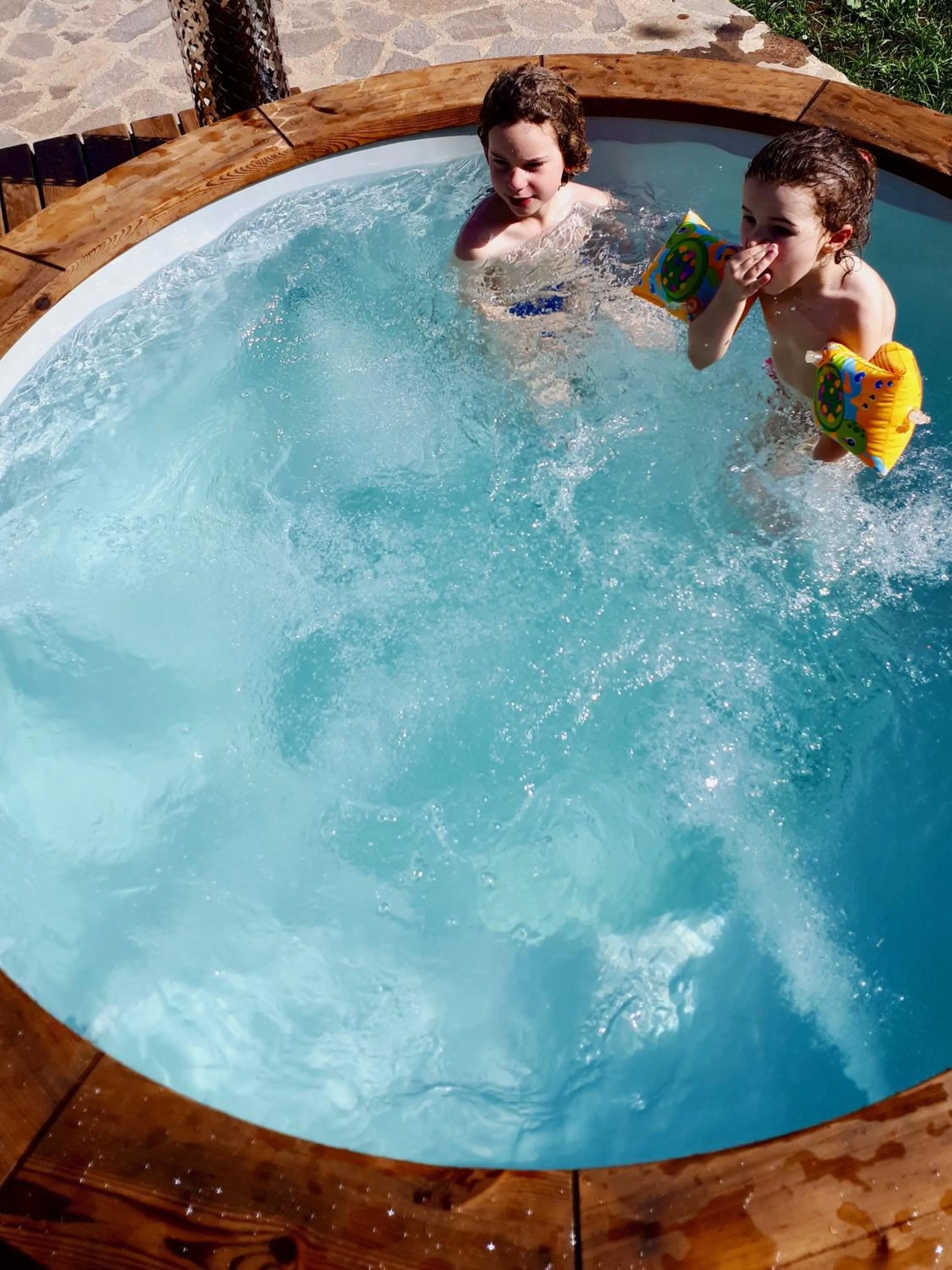 Open Air Bath in Casale Del Gelso