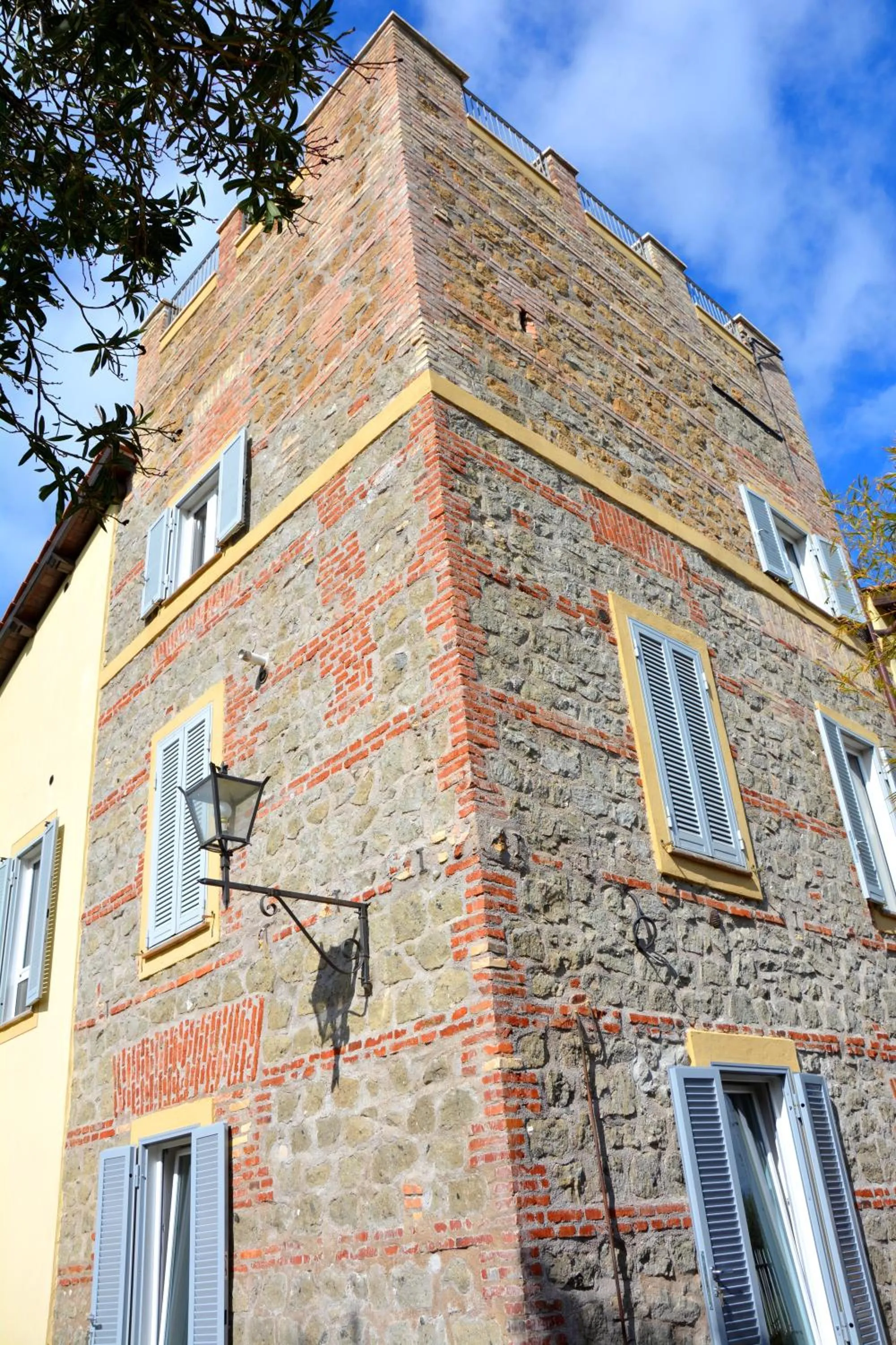 Property building in Casale Del Gelso