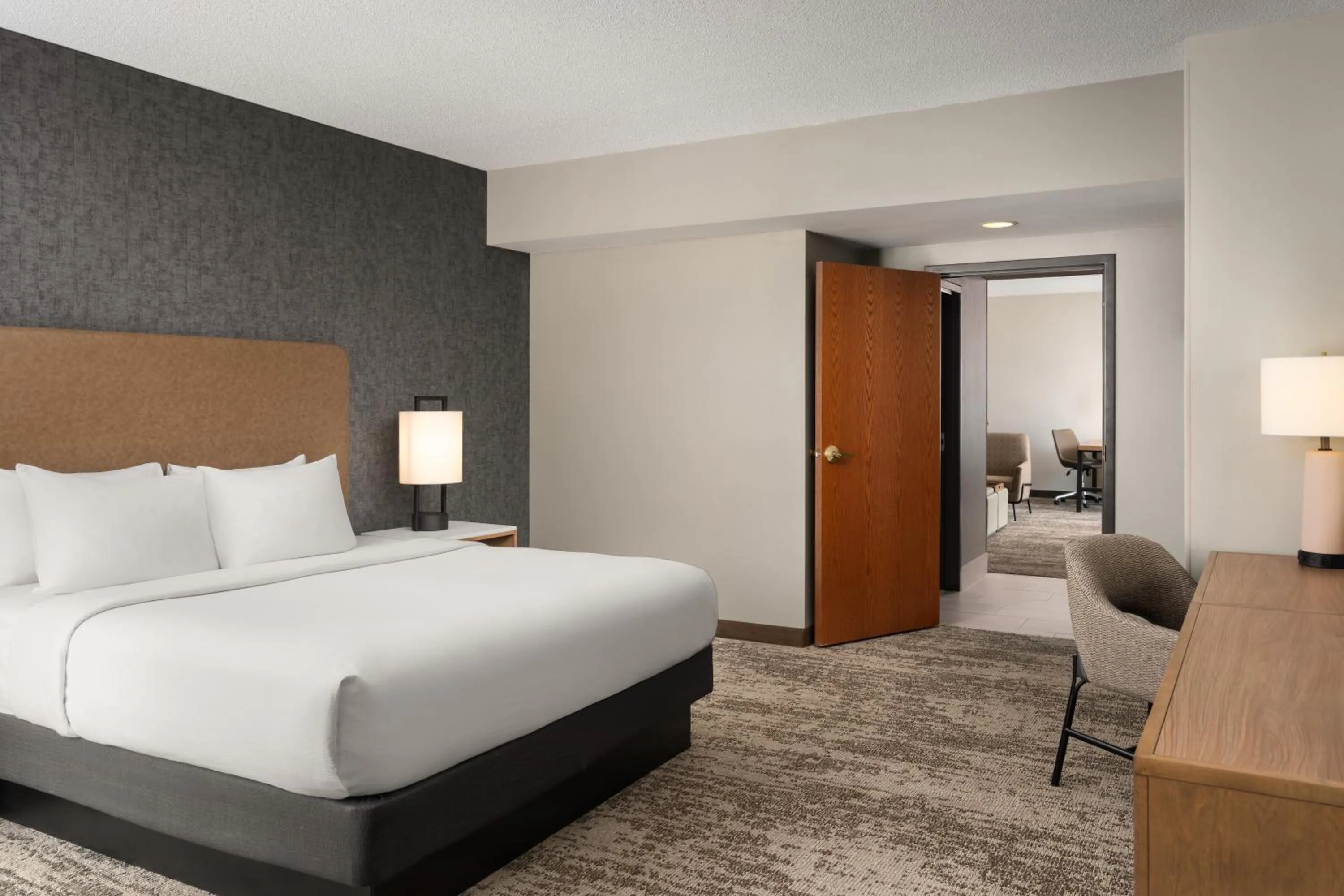 Bedroom, Bed in Embassy Suites by Hilton at Hot Springs Convention Center