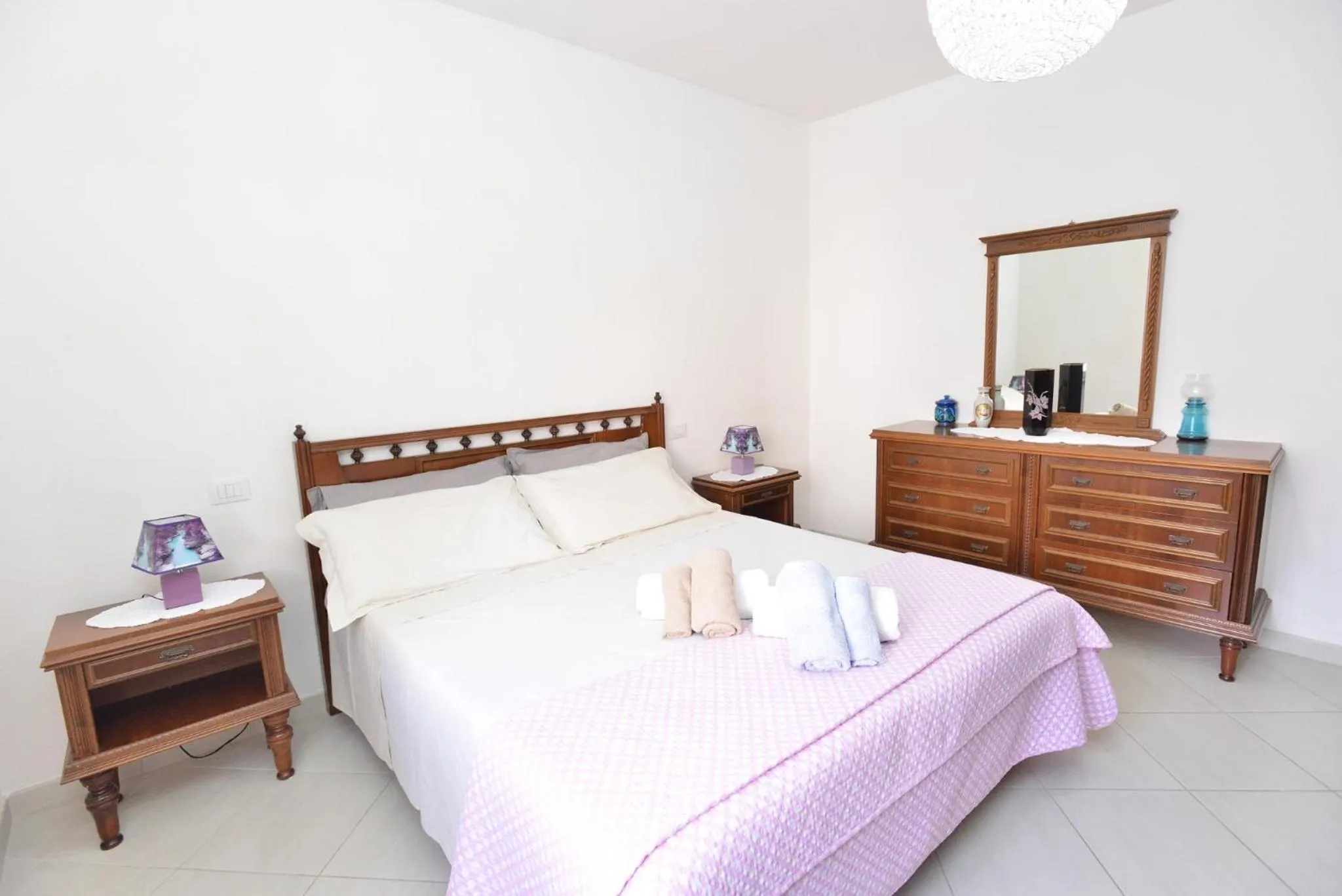 Bed in IzzHome Regina Margherita