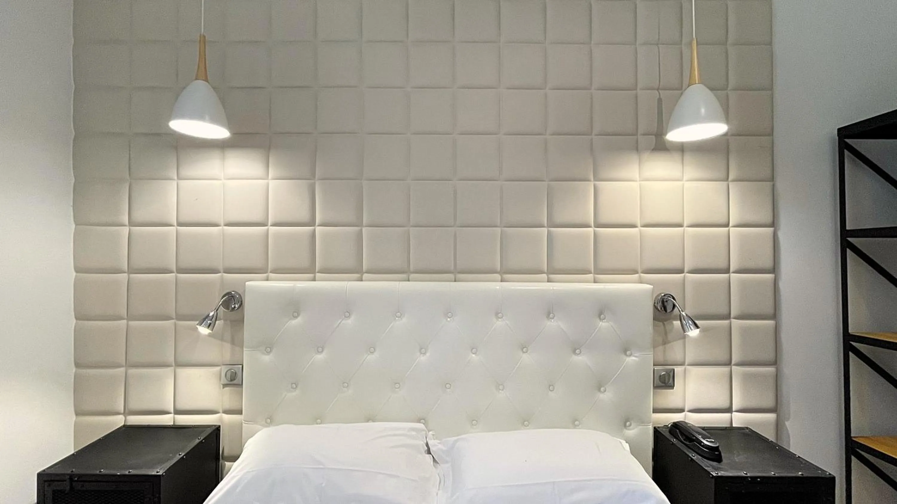 Bed in Hotel Le Florian