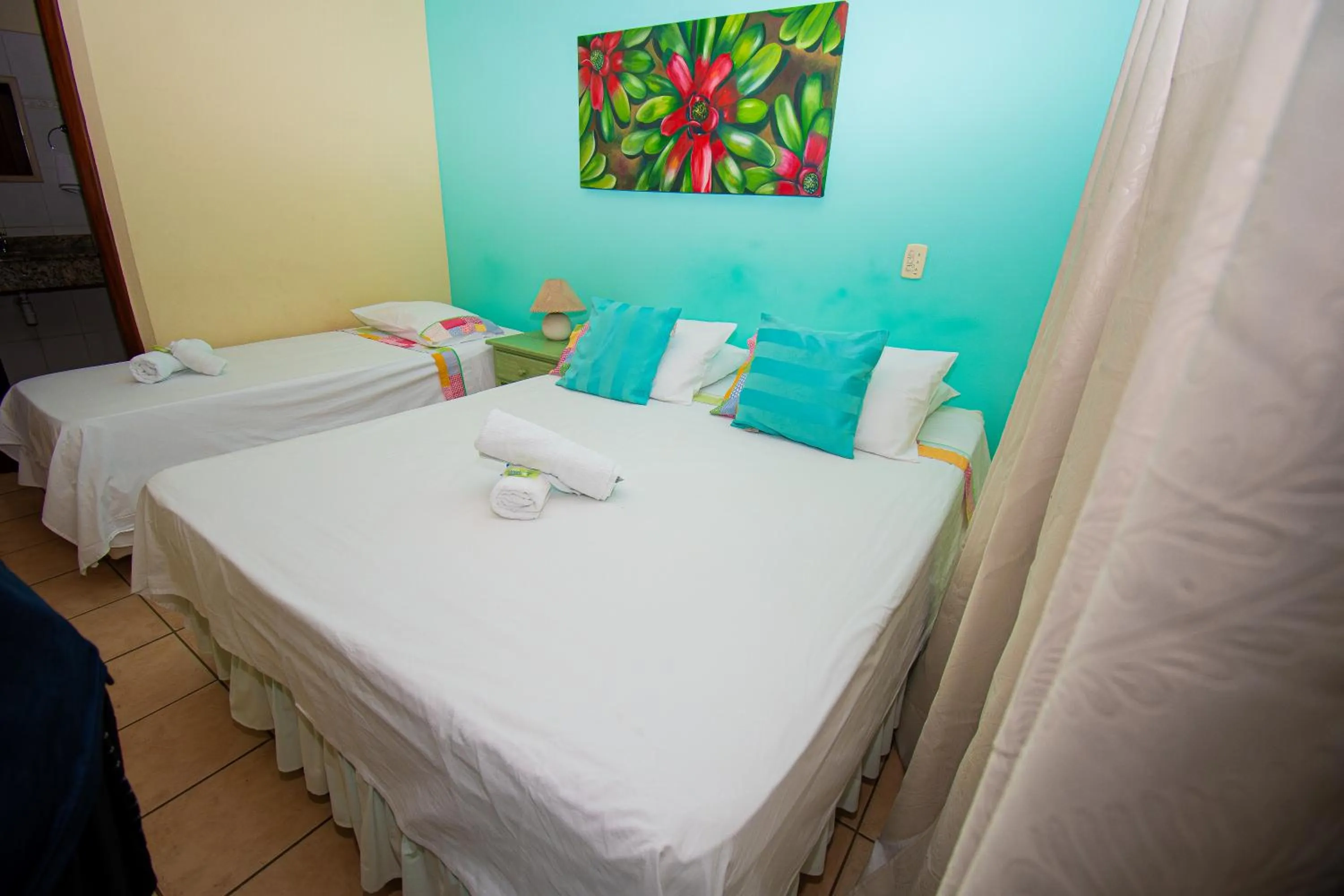 Photo of the whole room, Bed in Pousada Brisa de Paraty