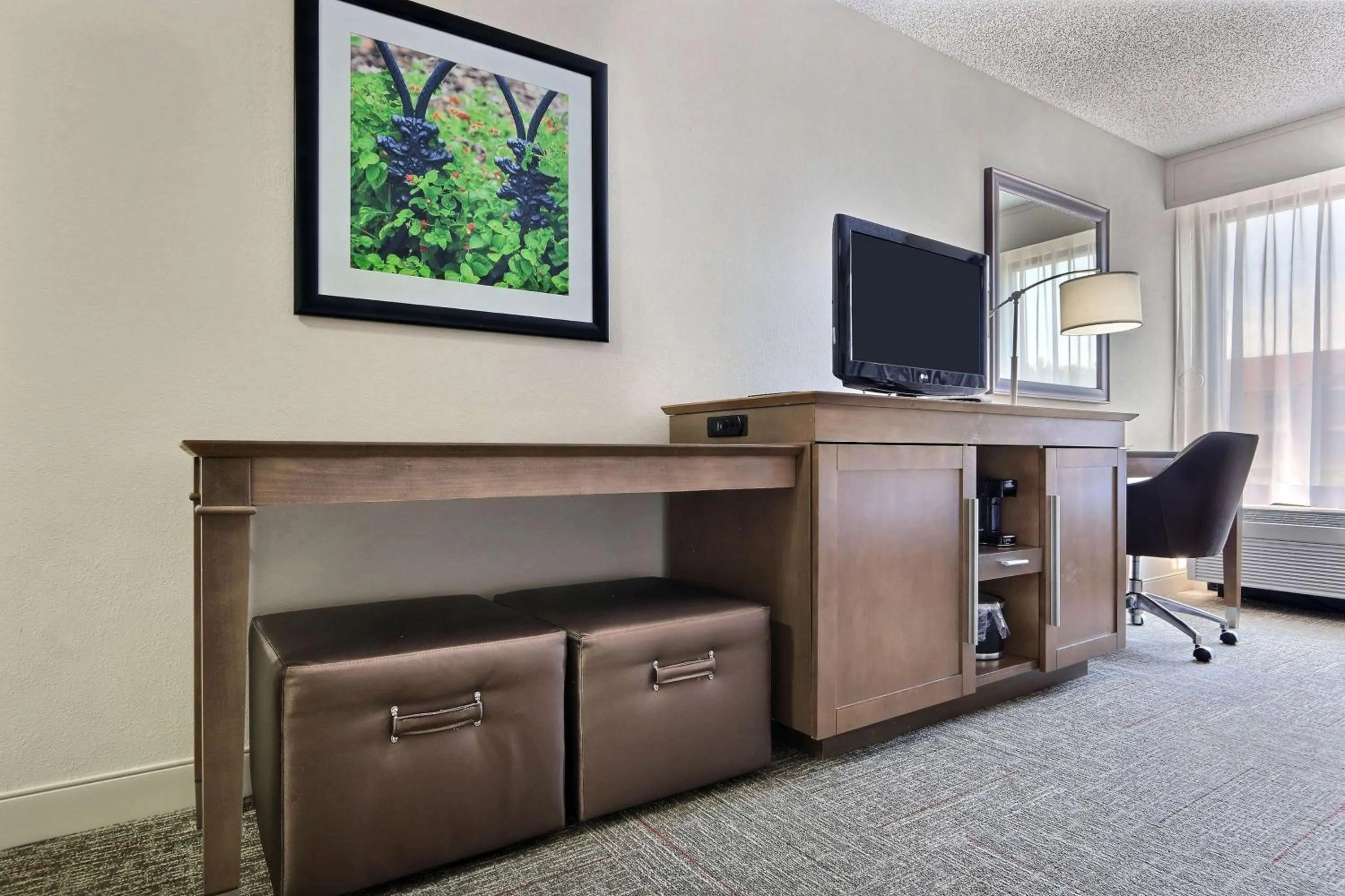 Bed in Hampton Inn Savannah-I-95/Richmond Hill