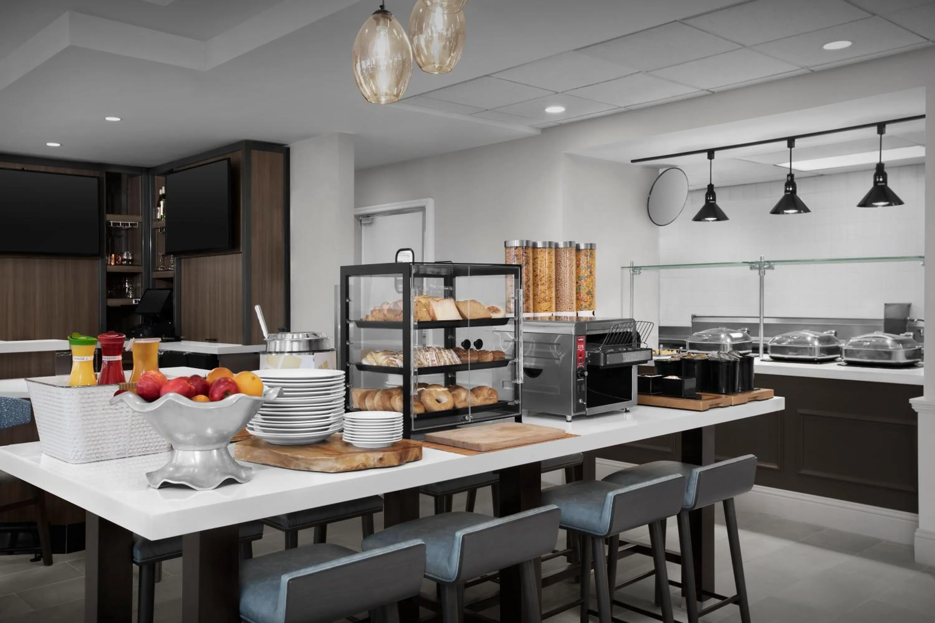 Buffet breakfast in Hilton Garden Inn Denver Highlands Ranch