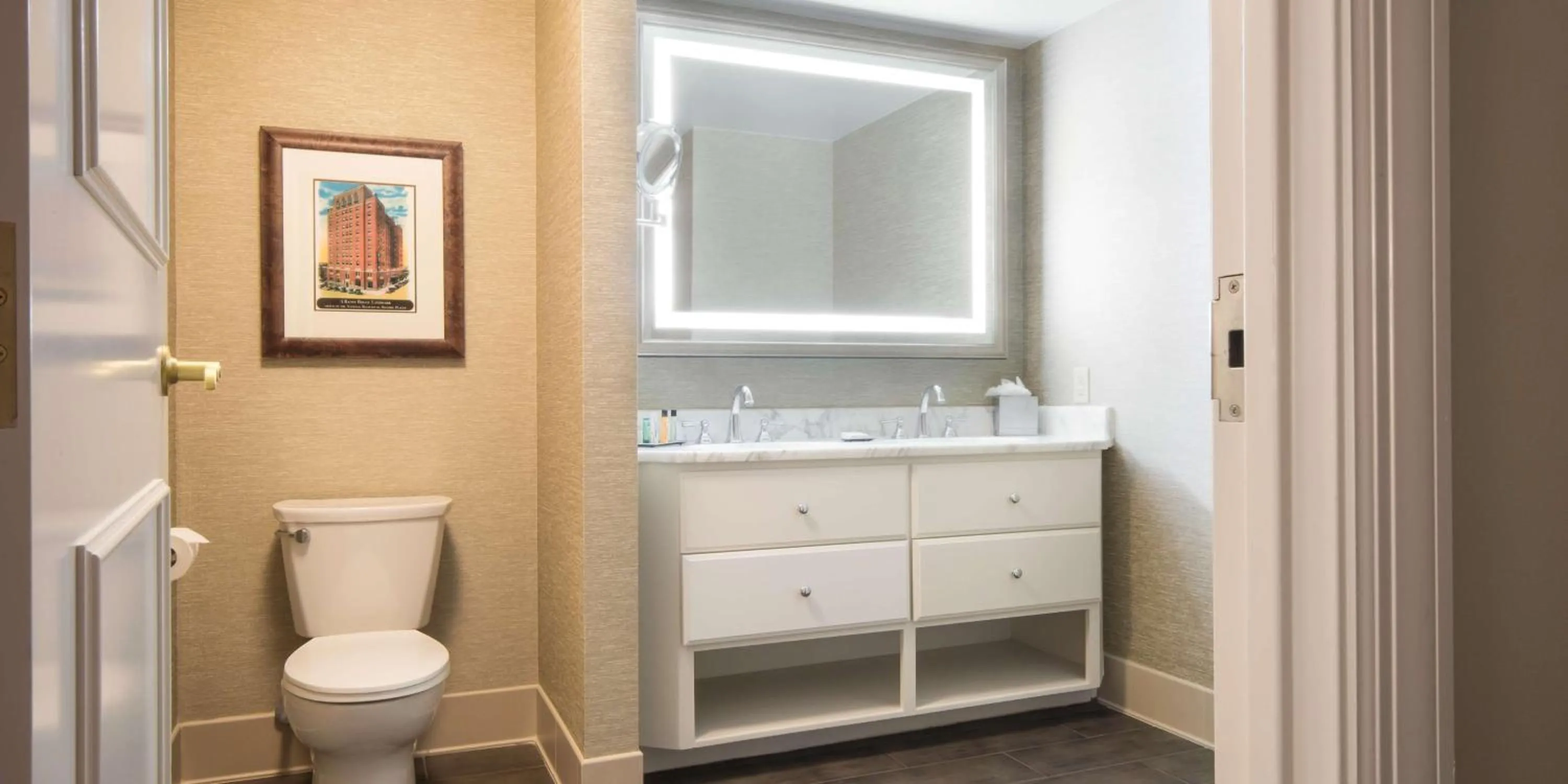 Bathroom in Hilton Baton Rouge Capitol Center