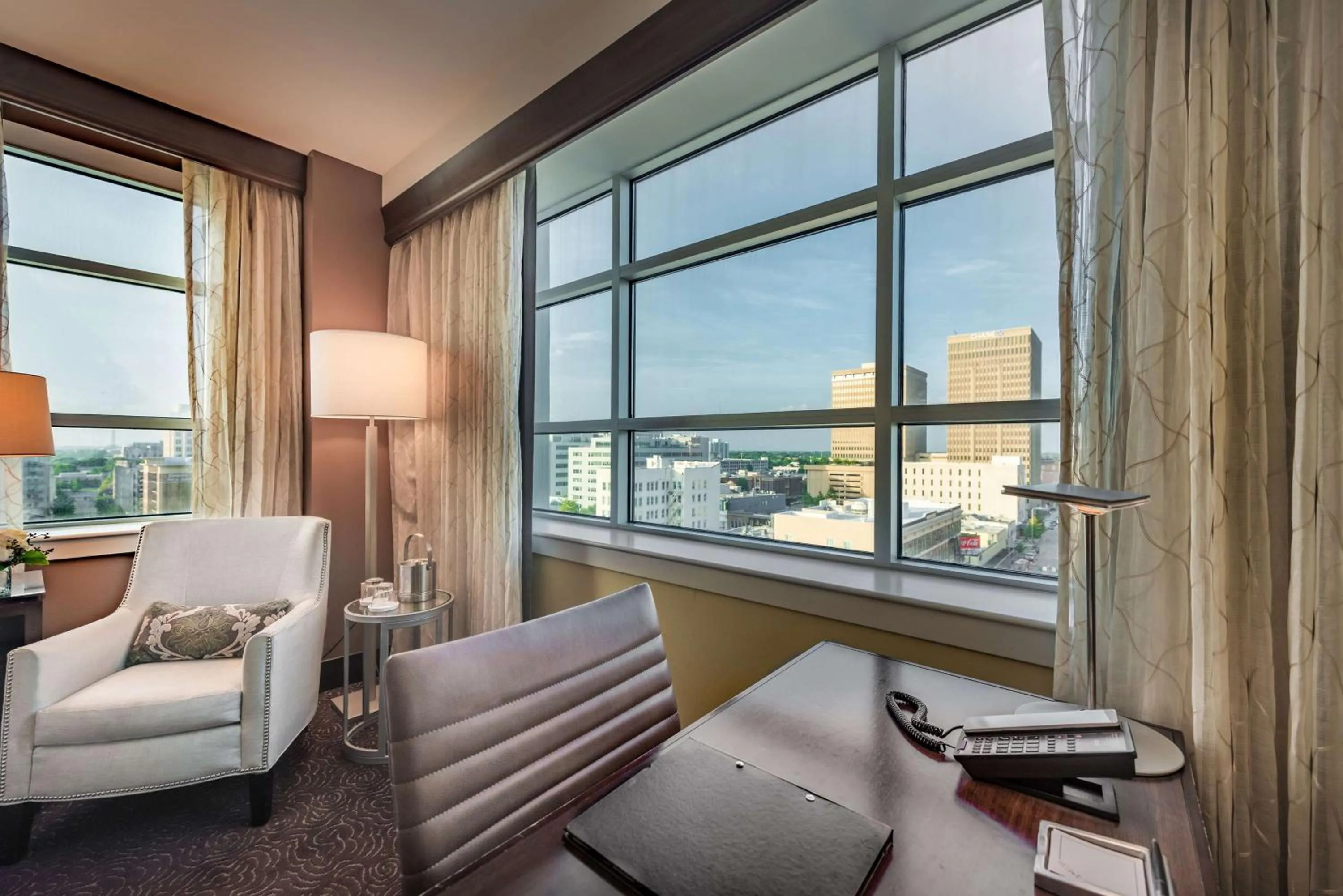 Seating area in Hilton Baton Rouge Capitol Center