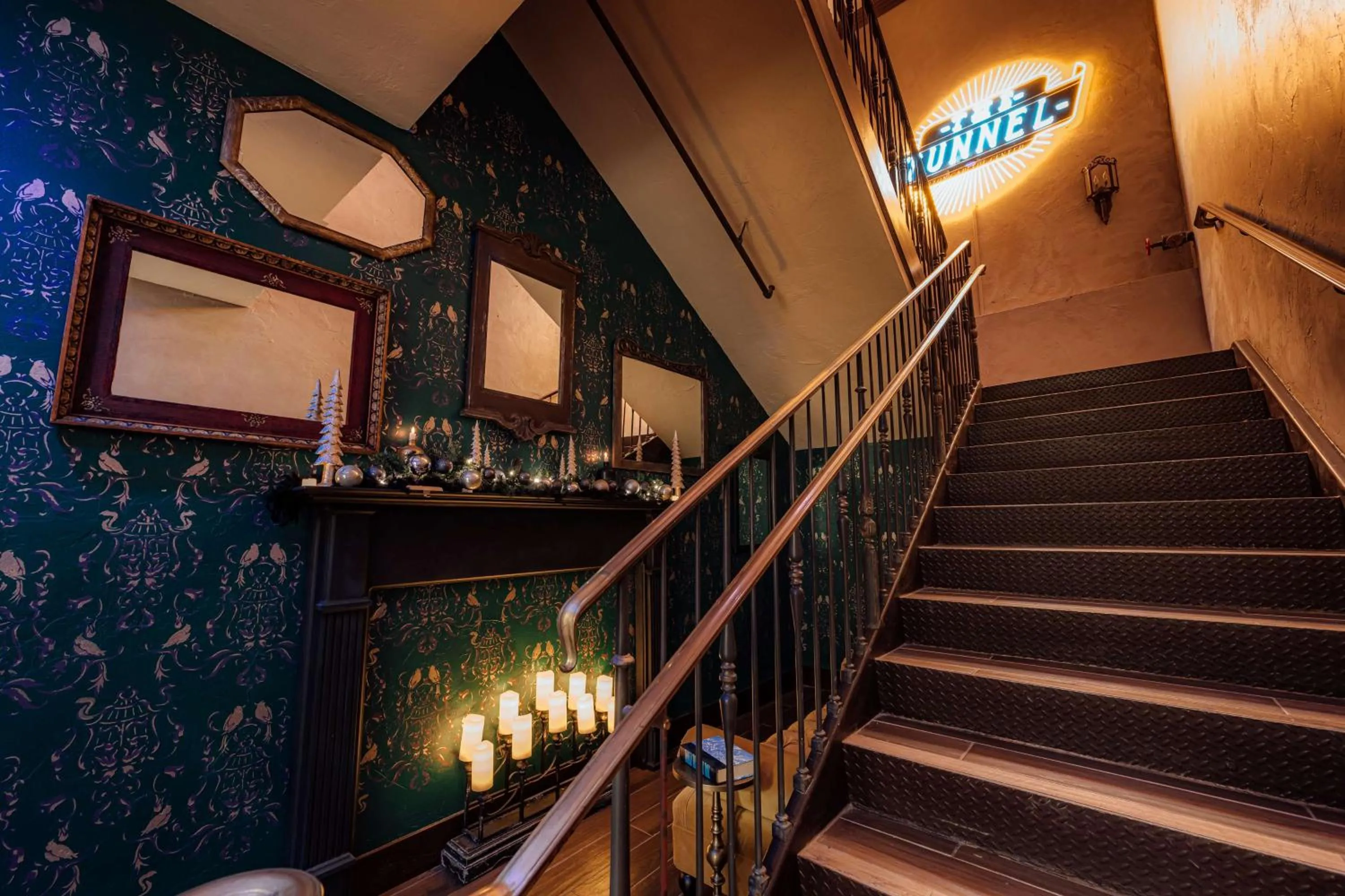 Lounge or bar in Hilton Baton Rouge Capitol Center