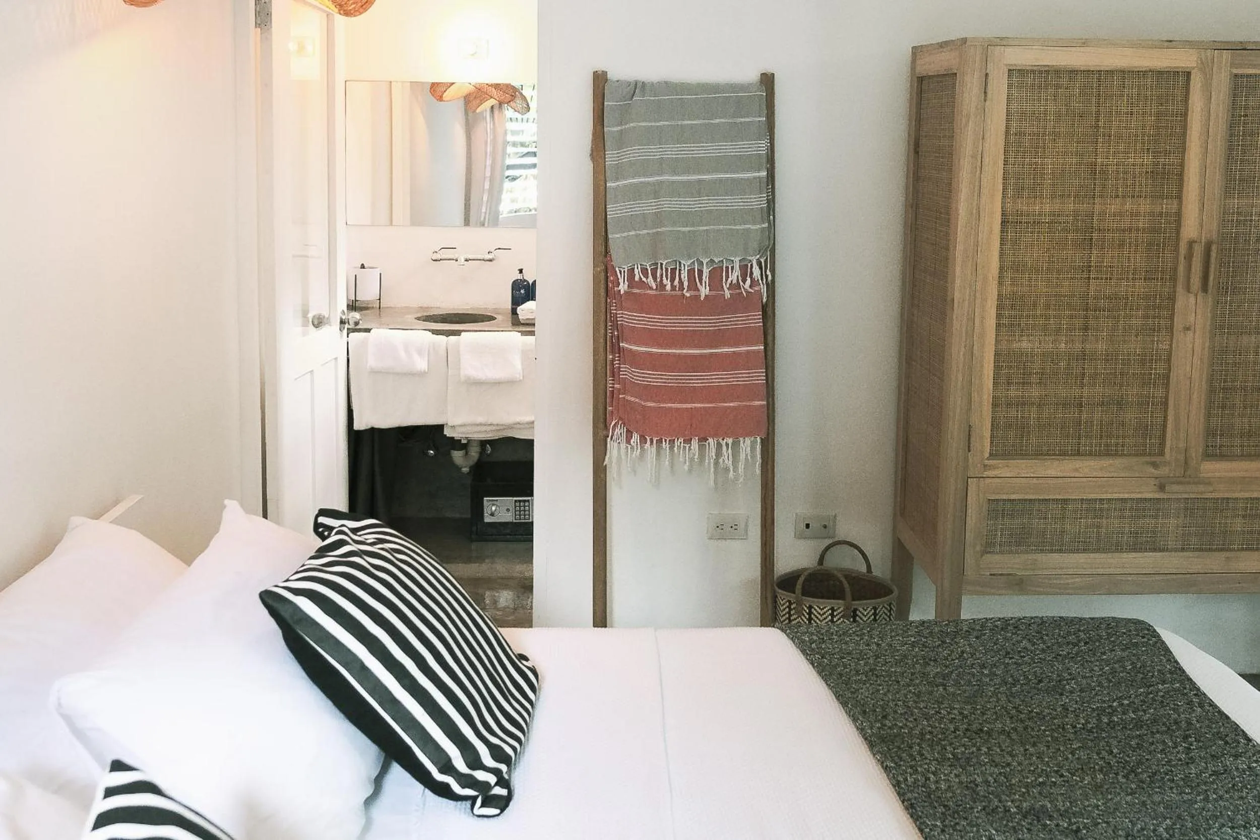 Photo of the whole room, Bed in La Negra Surf Hotel