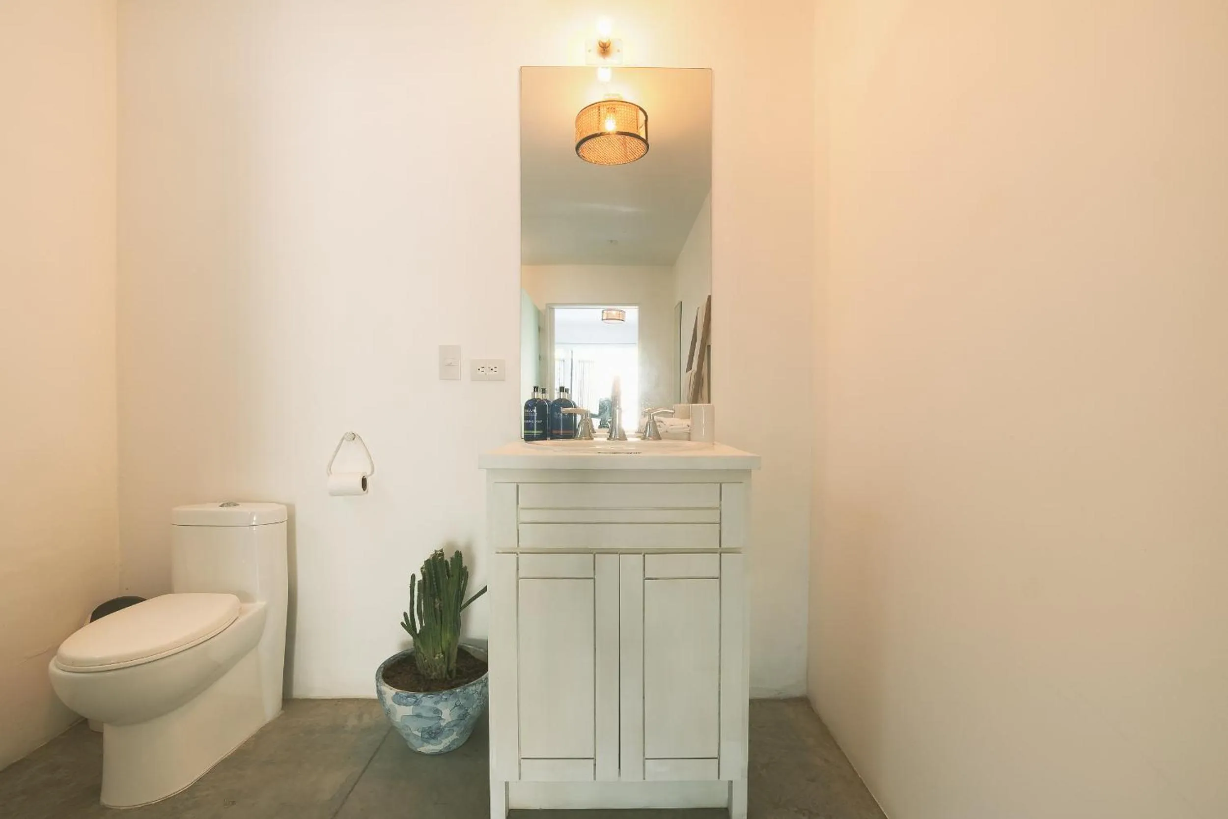 Bathroom in La Negra Surf Hotel