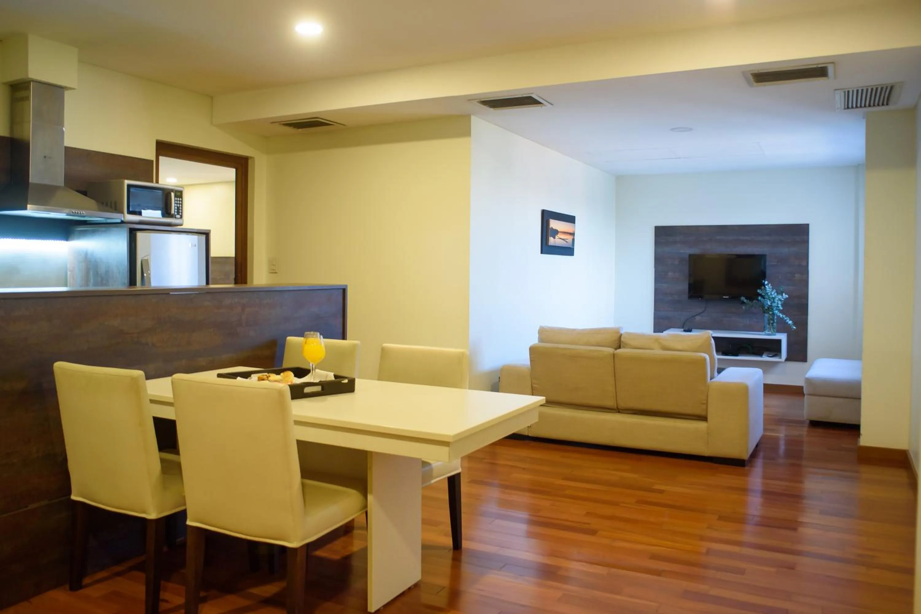 Dining area in Andares del Agua