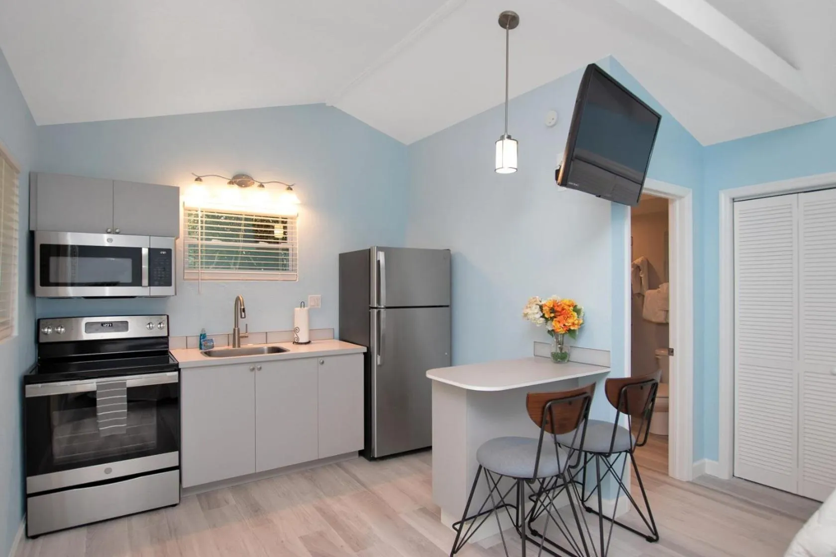 Sunset Cove Beach Resort