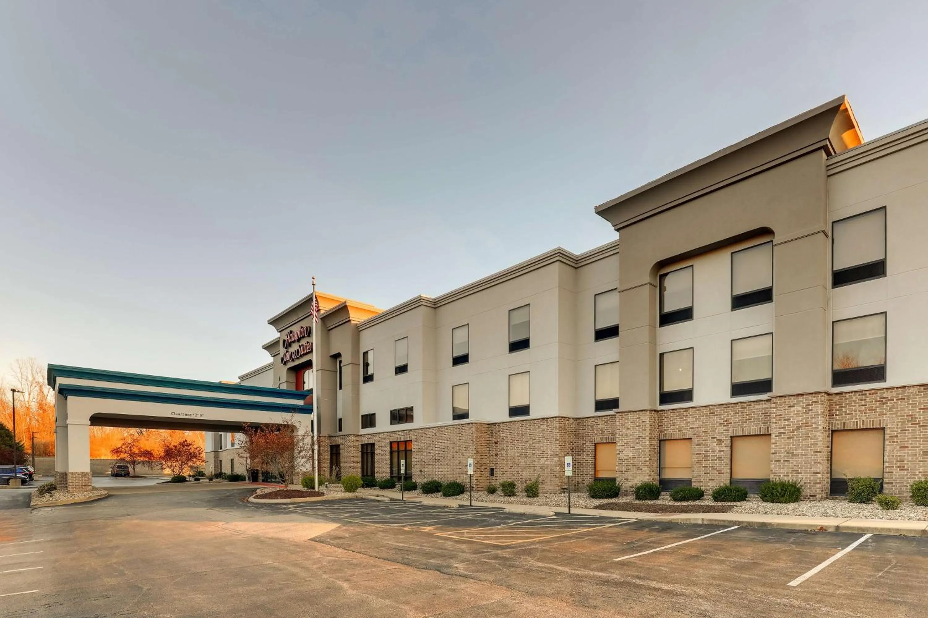 Property building in Hampton Inn & Suites St. Louis - Edwardsville