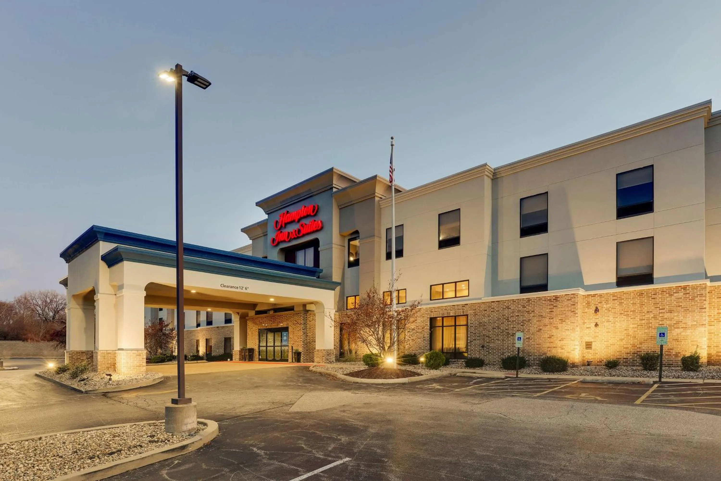 Property building in Hampton Inn & Suites St. Louis - Edwardsville