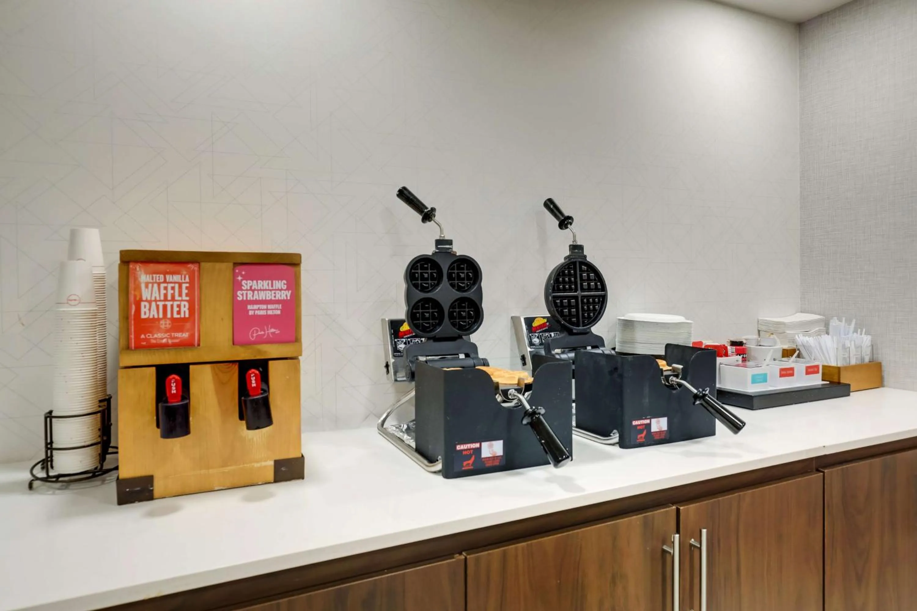 Breakfast in Hampton Inn & Suites St. Louis - Edwardsville