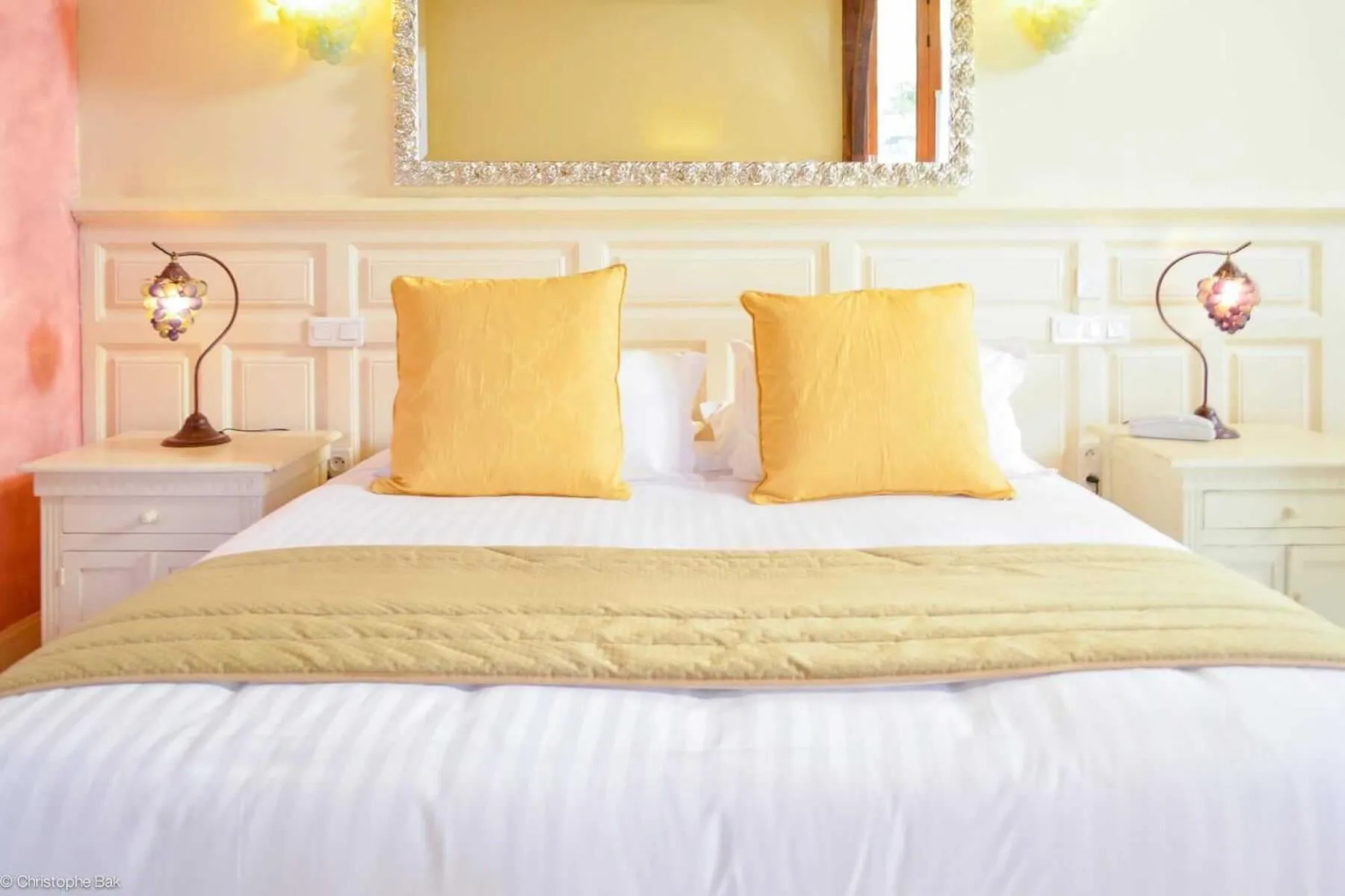 Bedroom, Bed in Les Jardins d'Epicure