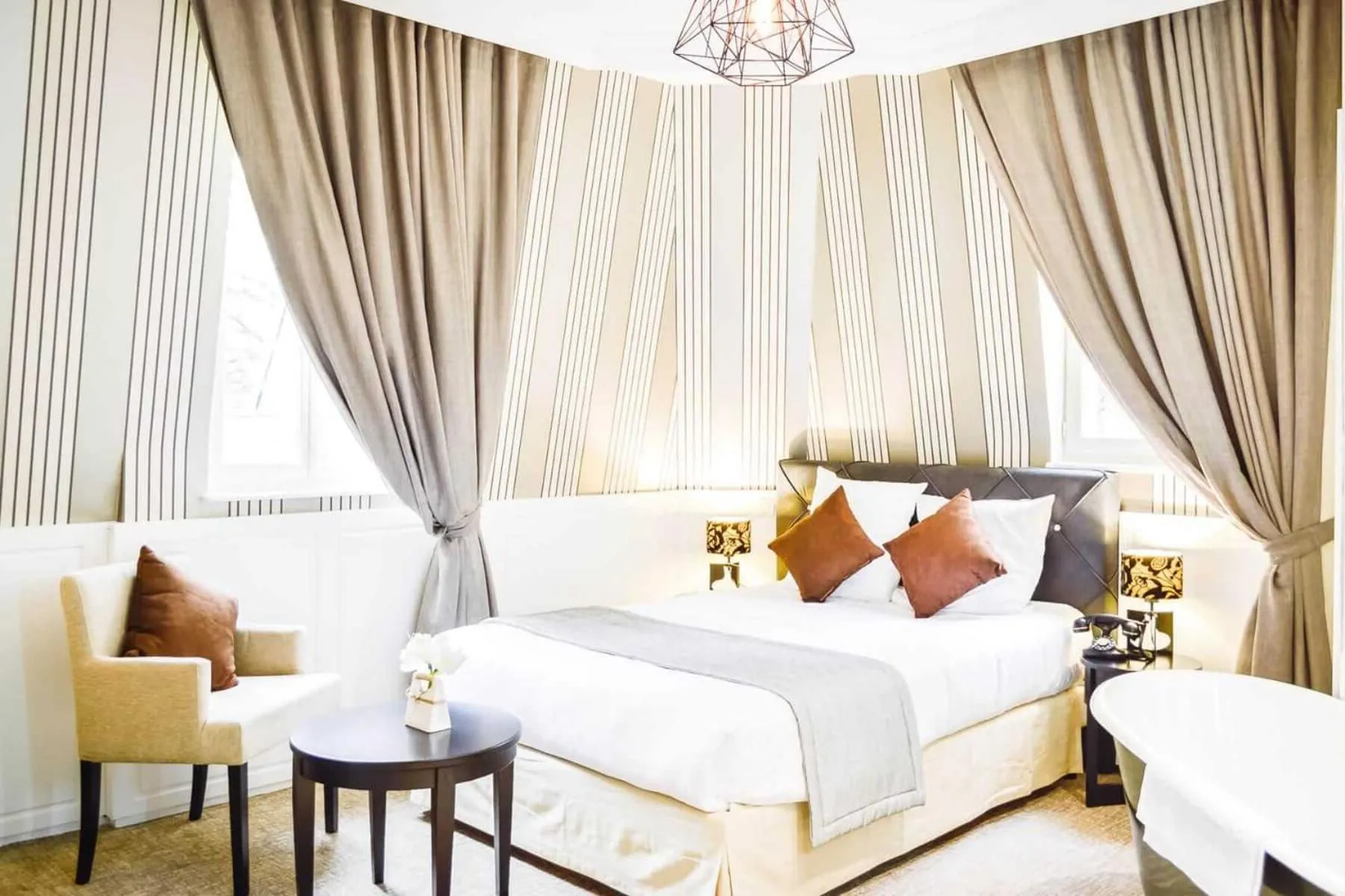 Photo of the whole room, Bed in Les Jardins d'Epicure