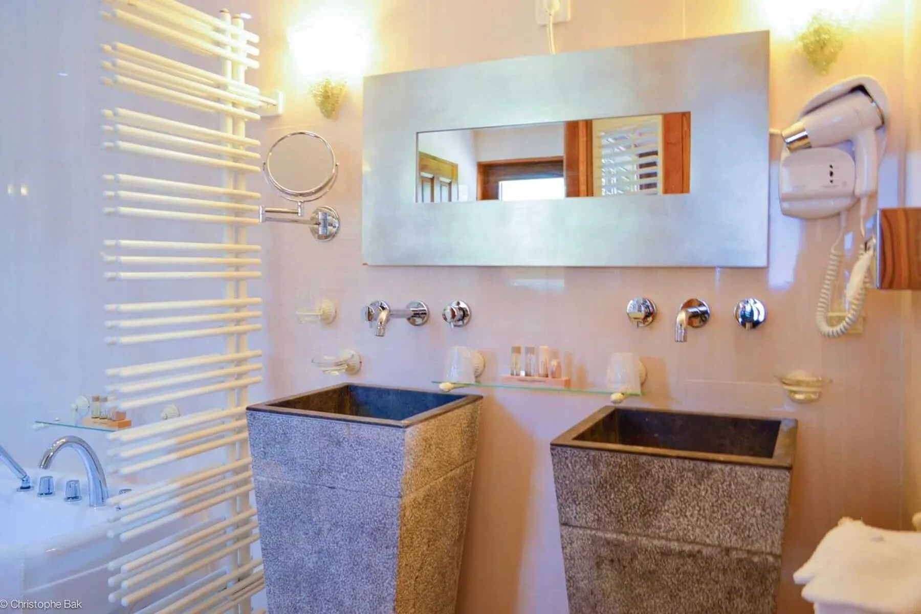 Bathroom in Les Jardins d'Epicure