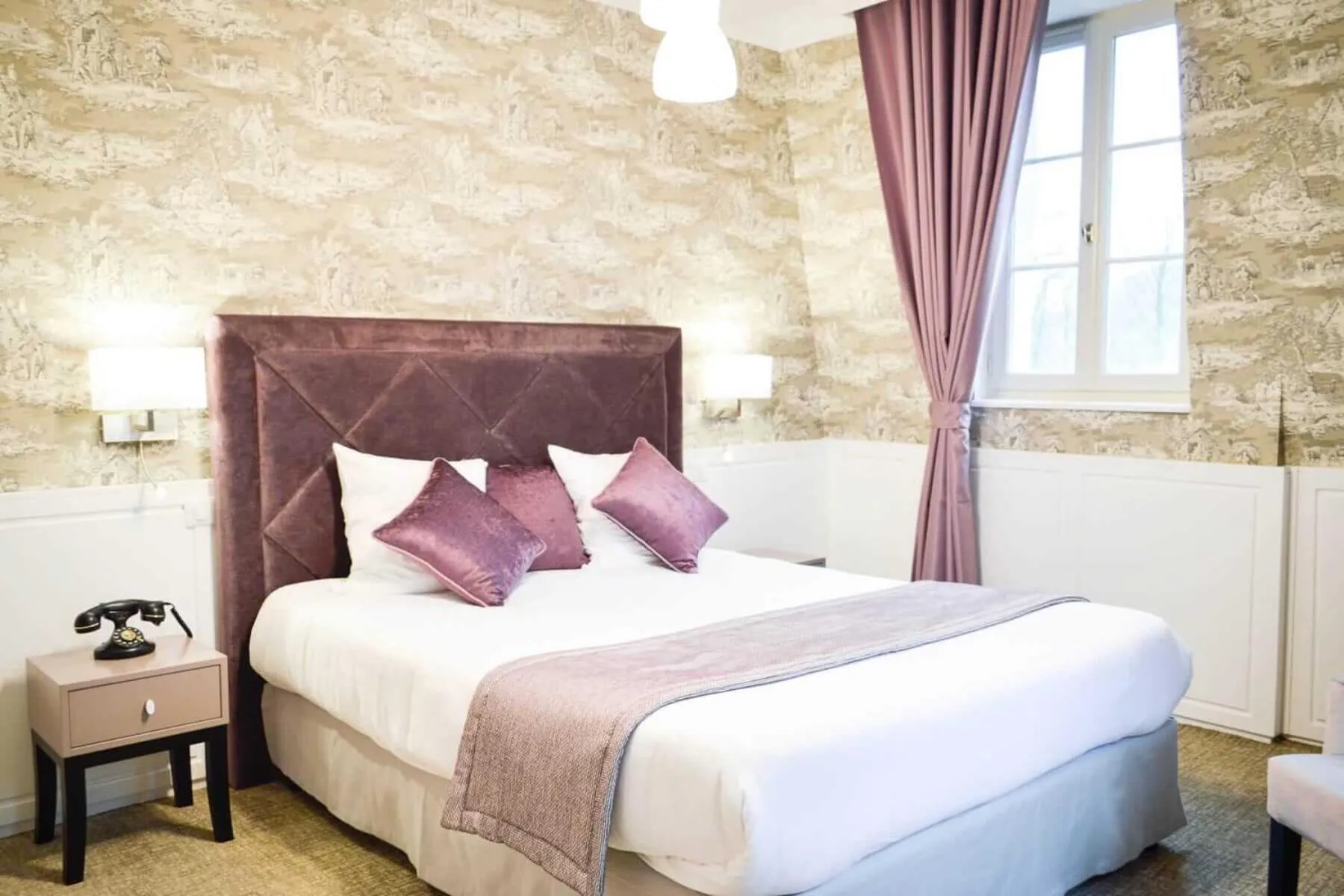 Bed in Les Jardins d'Epicure