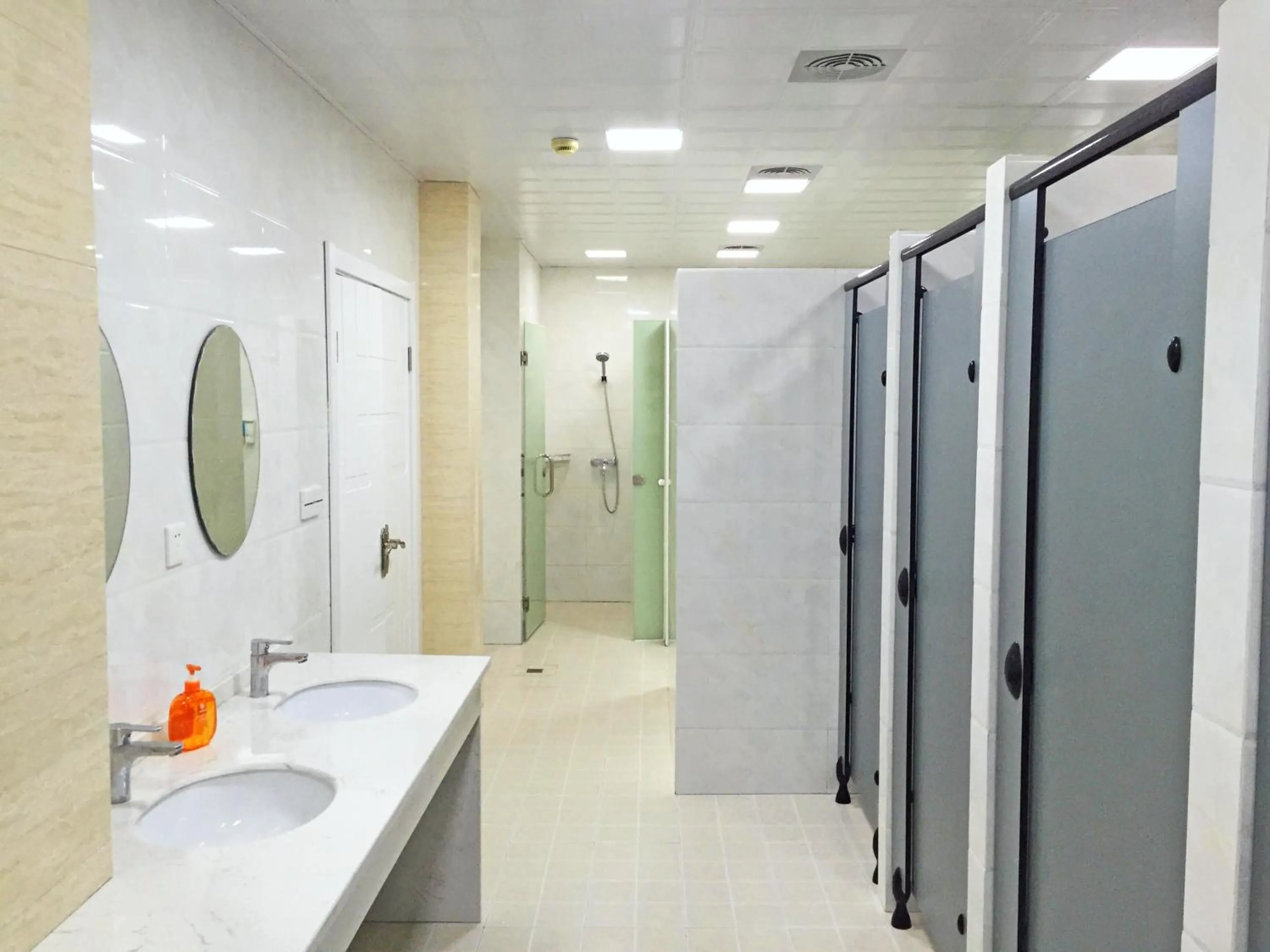 Shower in Onederz Hostel Hangzhou