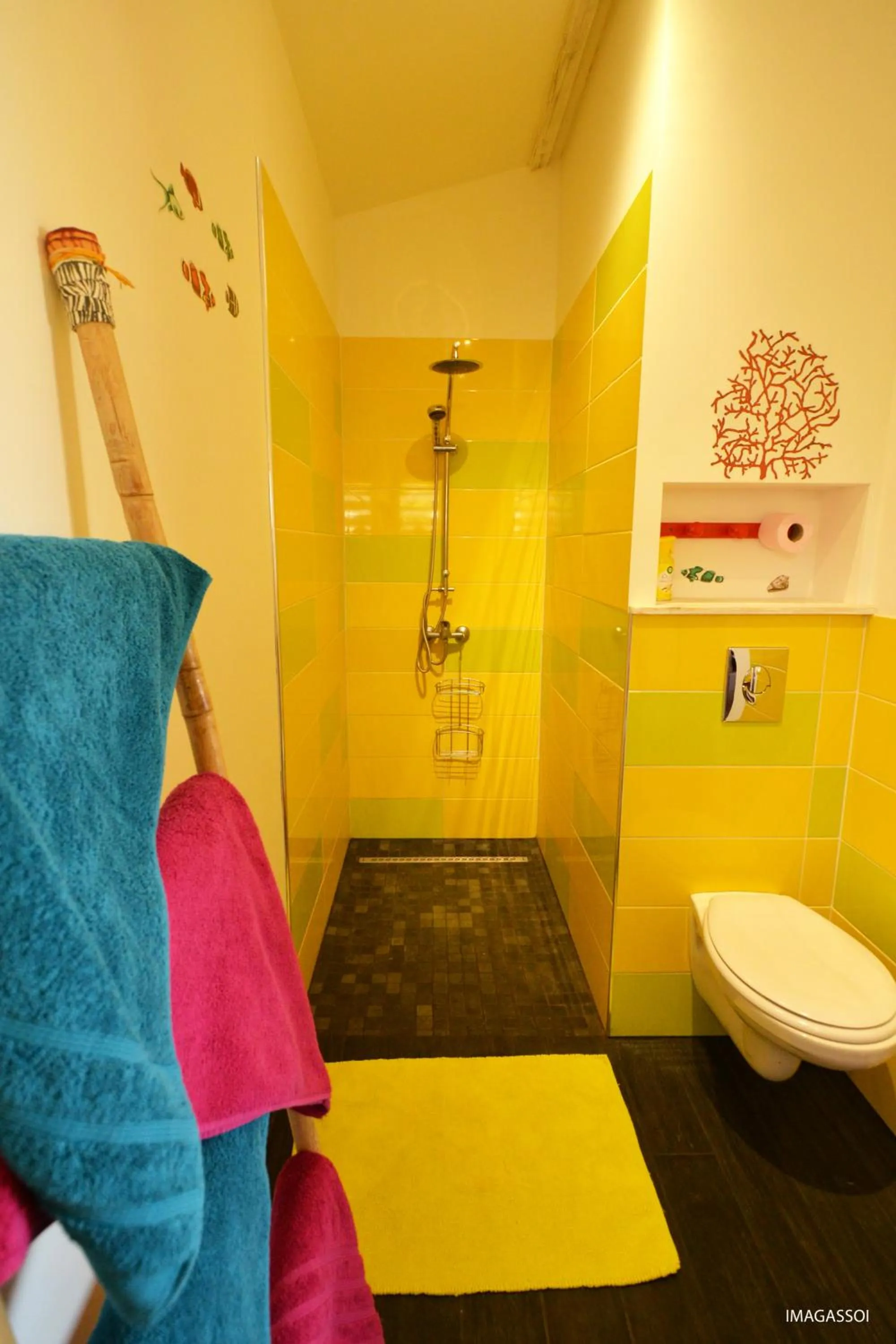 Shower in Poz Lagon - chambre d'hôtes - Bungalow pour 2 personnes - Jacuzzi privatif - petit déjeuner - Vue sur le lagon