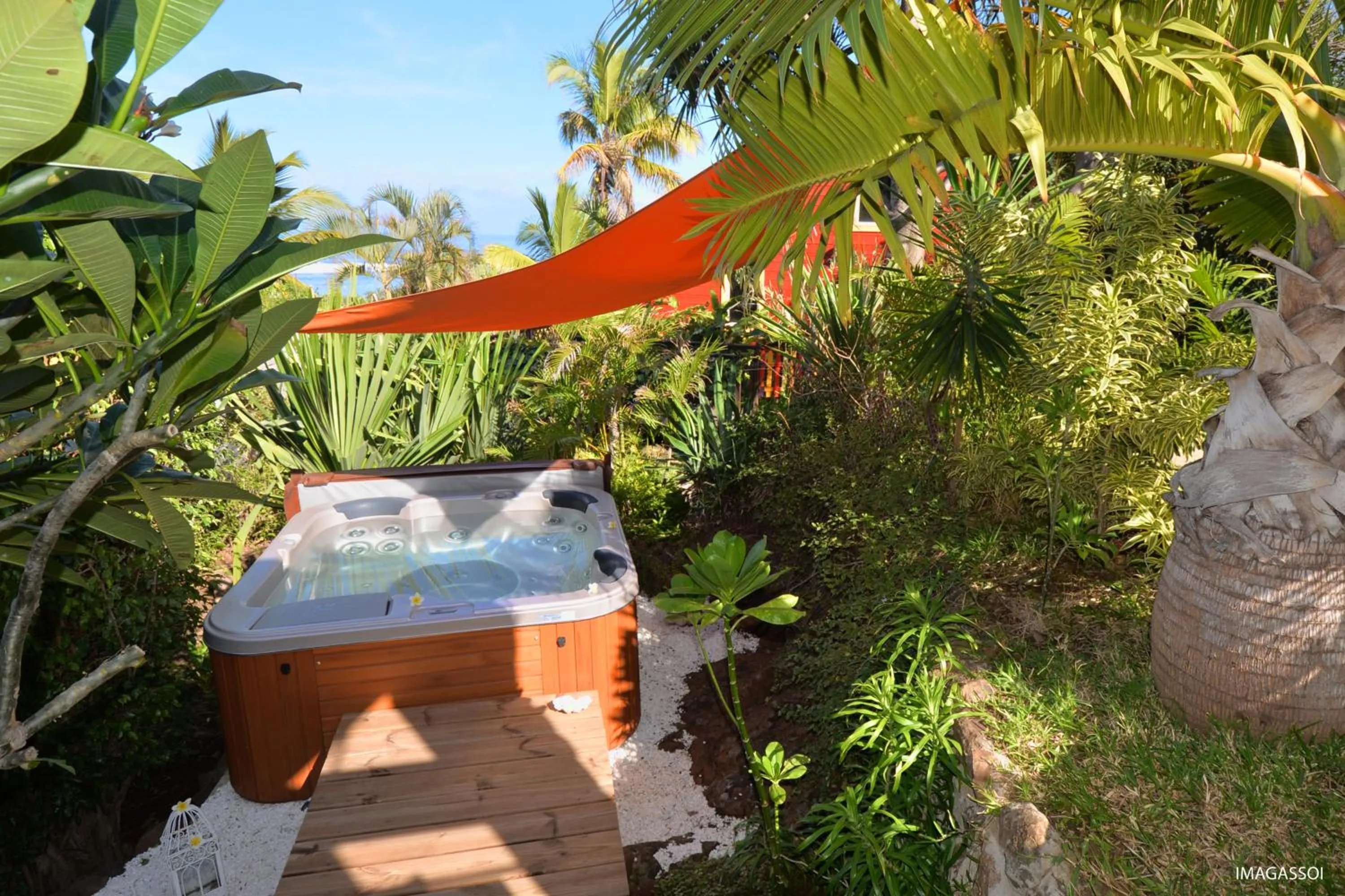 Hot Tub in Poz Lagon - chambre d'hôtes - Bungalow pour 2 personnes - Jacuzzi privatif - petit déjeuner - Vue sur le lagon