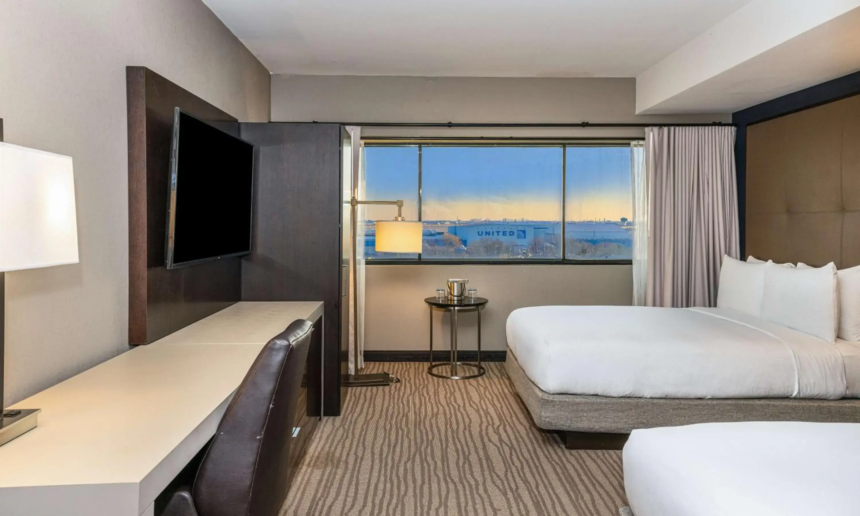 Double Room with Two Double Beds and View - Top Floor in DoubleTree by Hilton Hotel Newark Airport Double Room with Two Double Beds and View - Top Floor in DoubleTree by Hilton Hotel Newark Airport