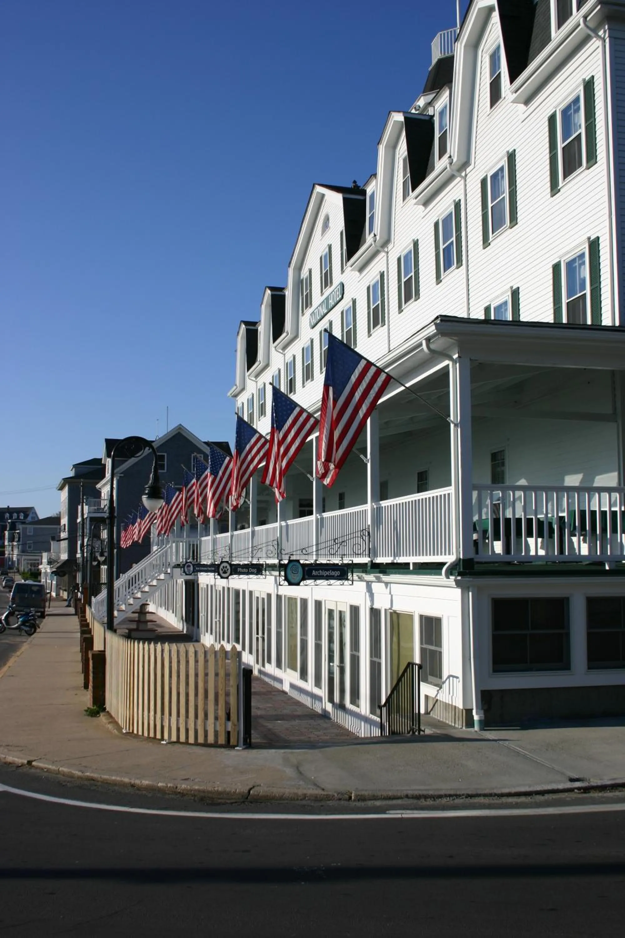 Facade/entrance in National Hotel