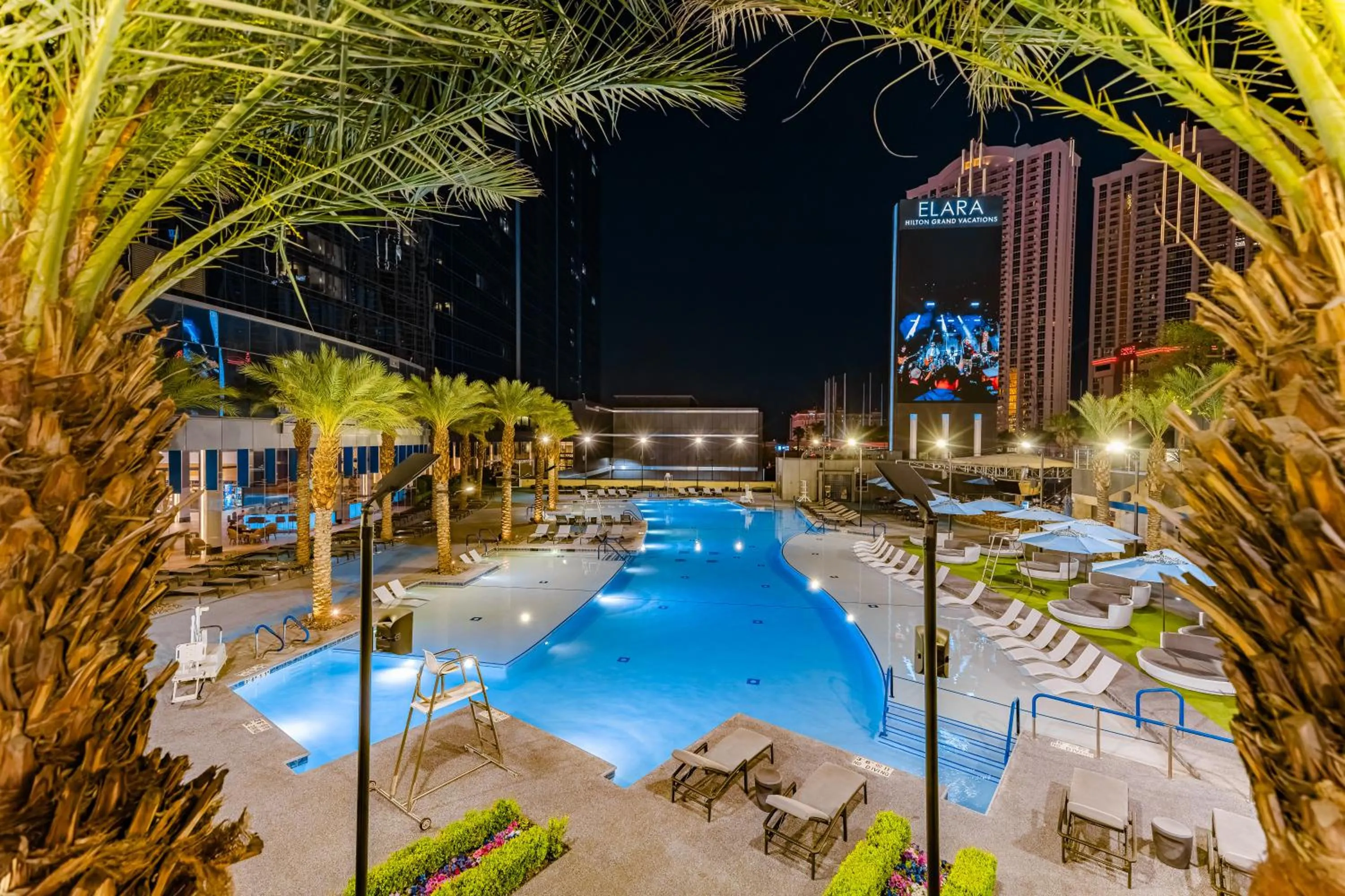 Swimming pool in Hilton Grand Vacations Club Elara Center Strip Las Vegas