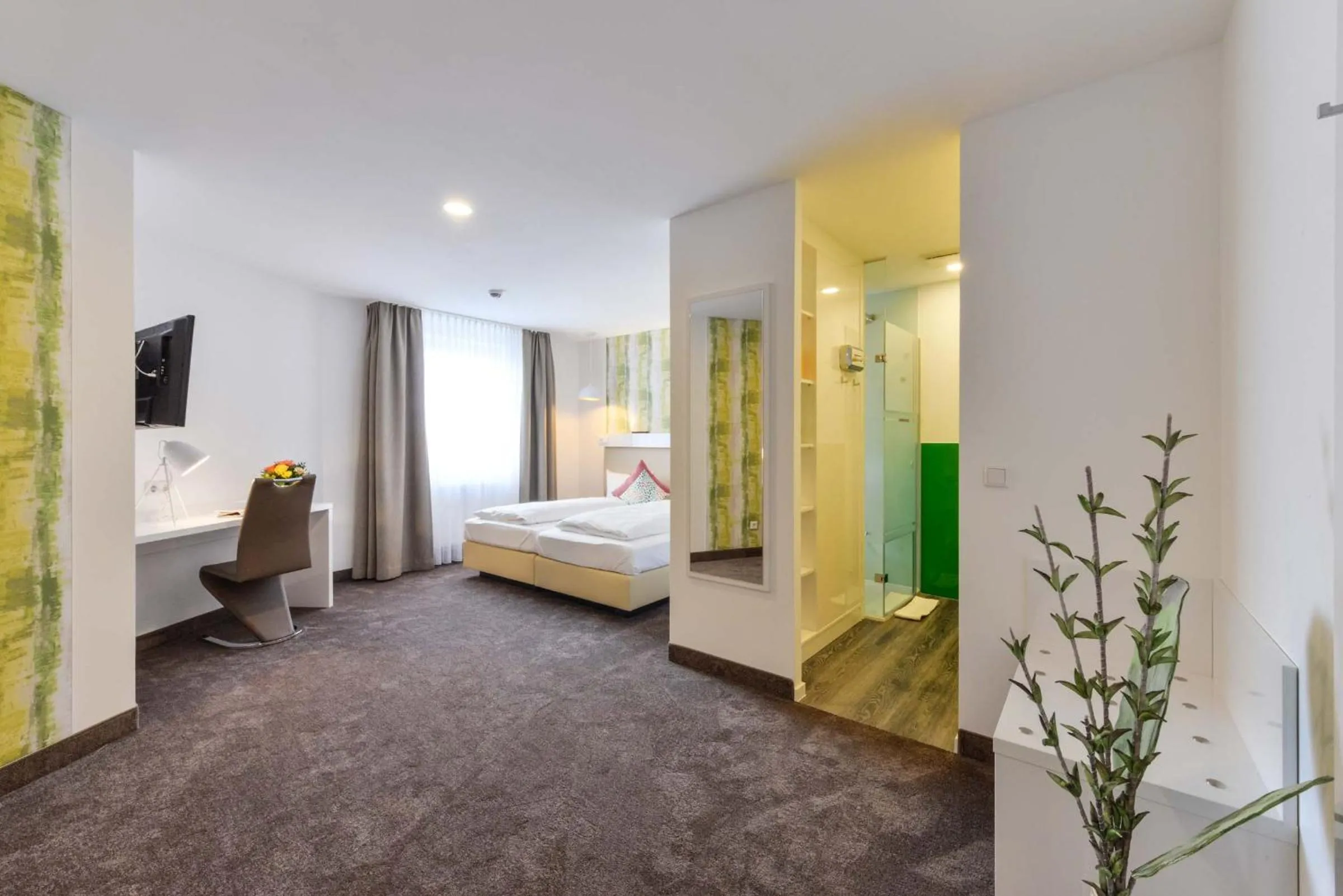 Photo of the whole room, Bed in Hotel Günter