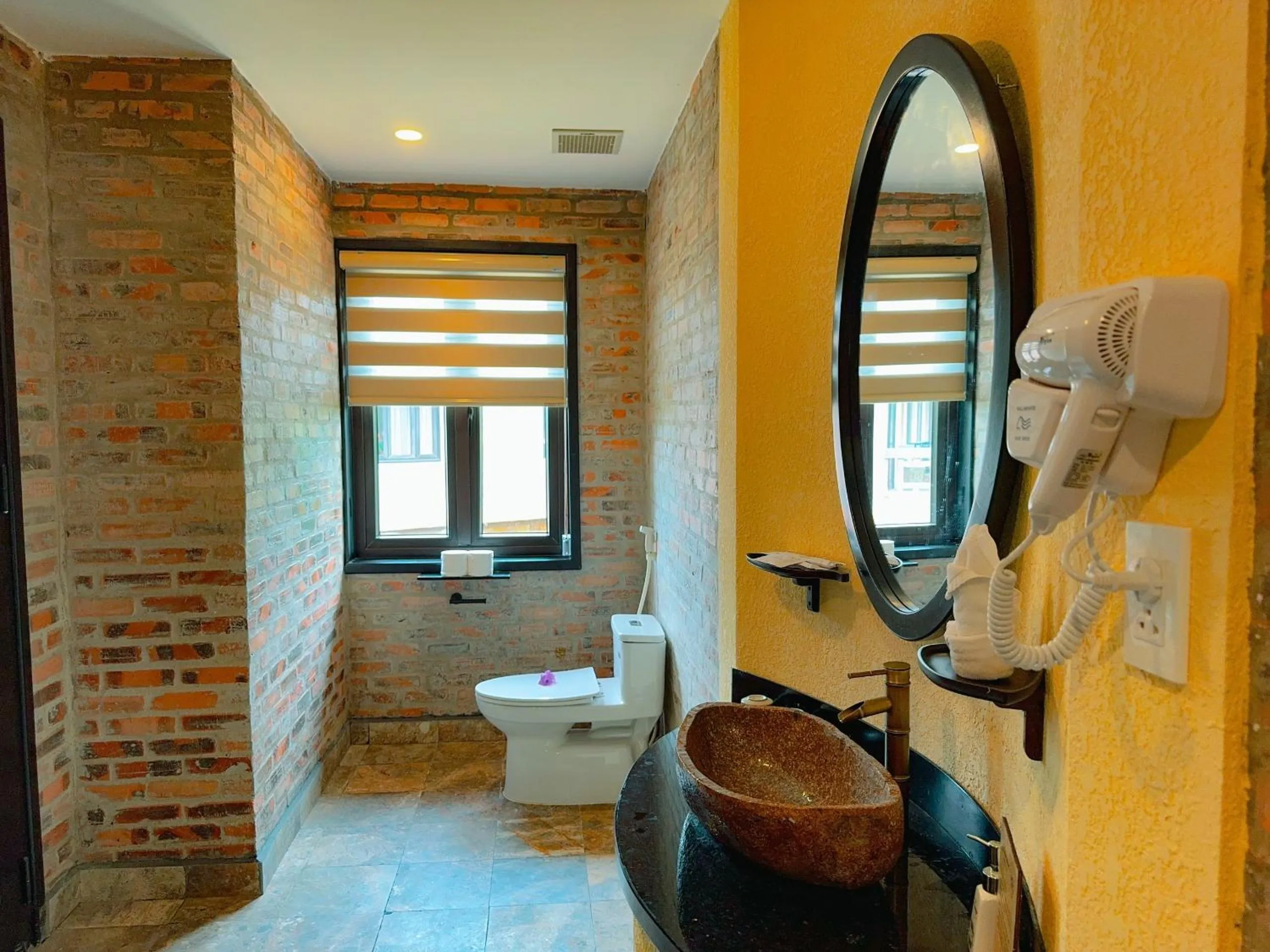 Toilet in Hue Ecolodge