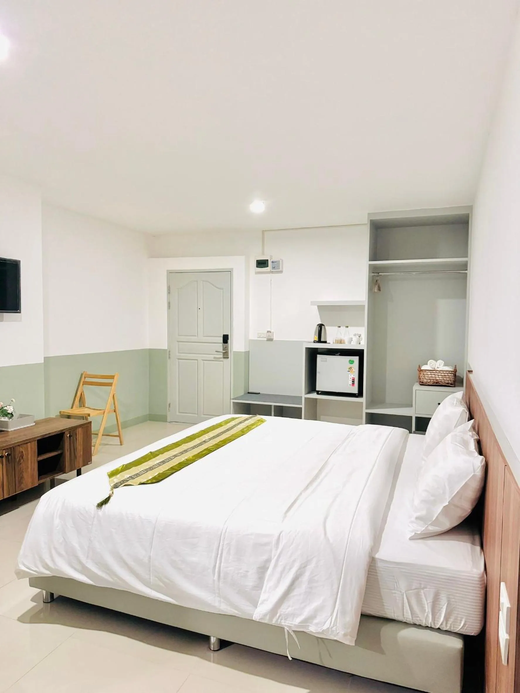 Photo of the whole room, Bed in iChapter Hotel Suvarnabhumi