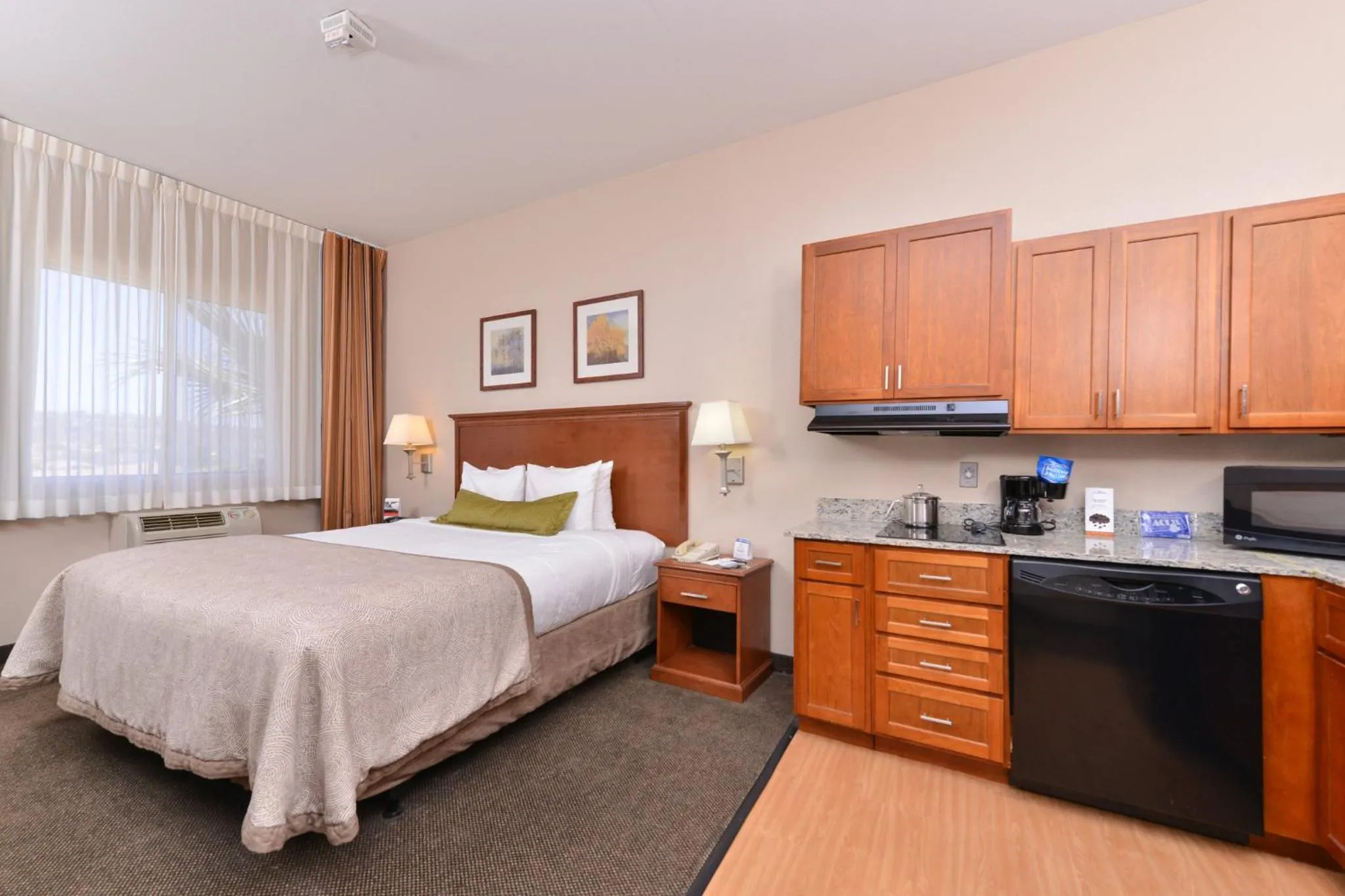 Bedroom, Bed in Candlewood Suites San Diego by IHG