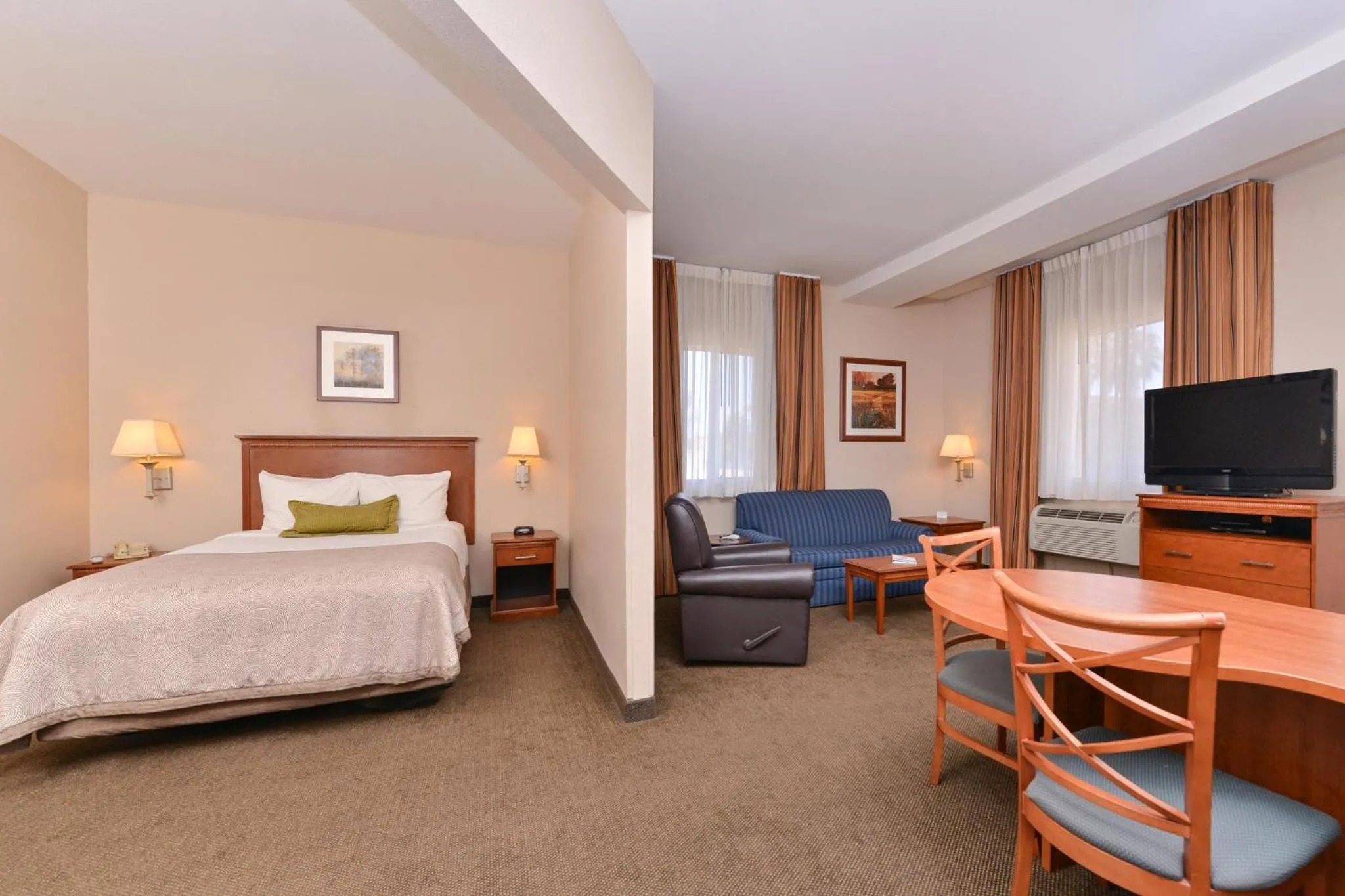 Bedroom, Bed in Candlewood Suites San Diego by IHG