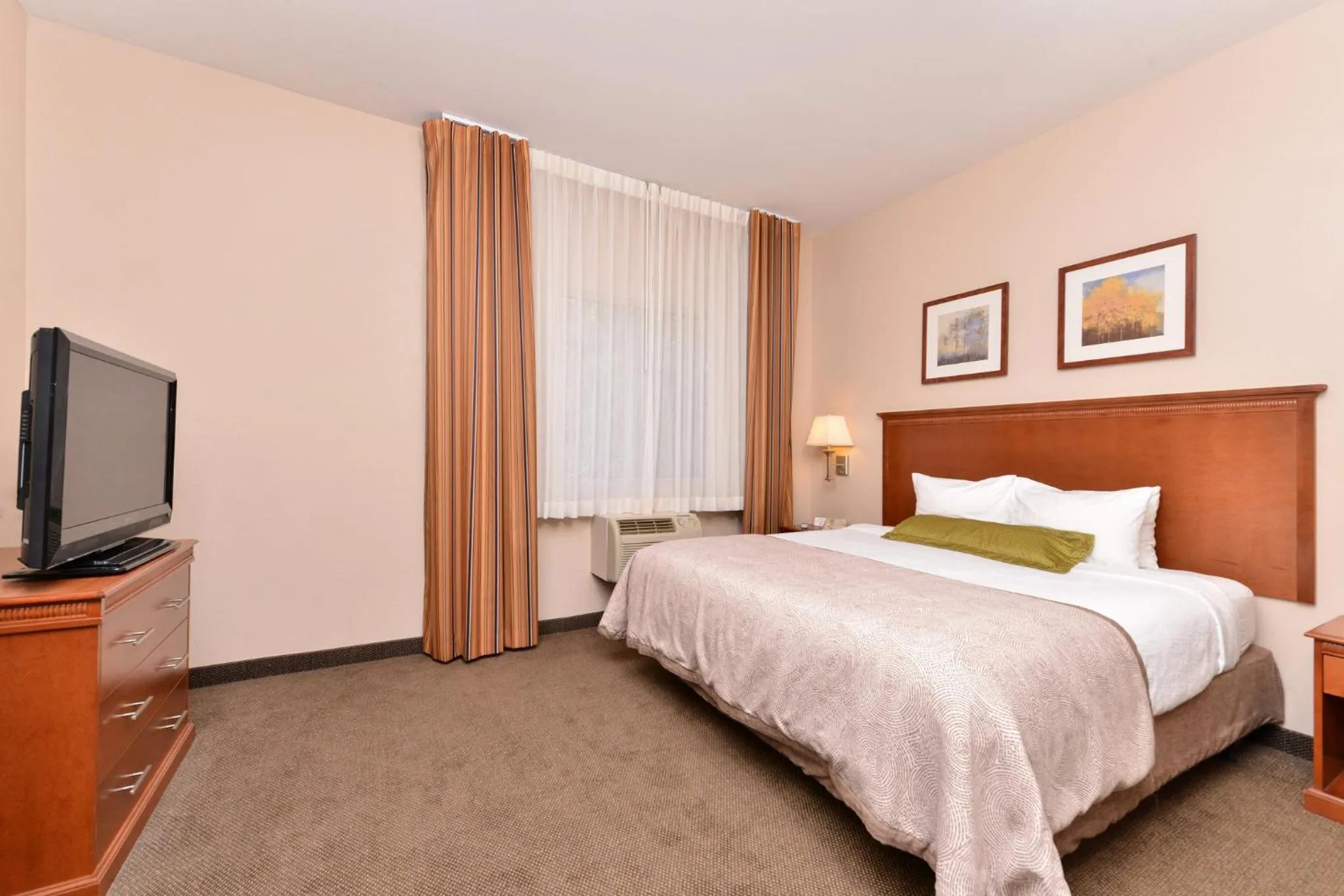 Bedroom, Bed in Candlewood Suites San Diego by IHG