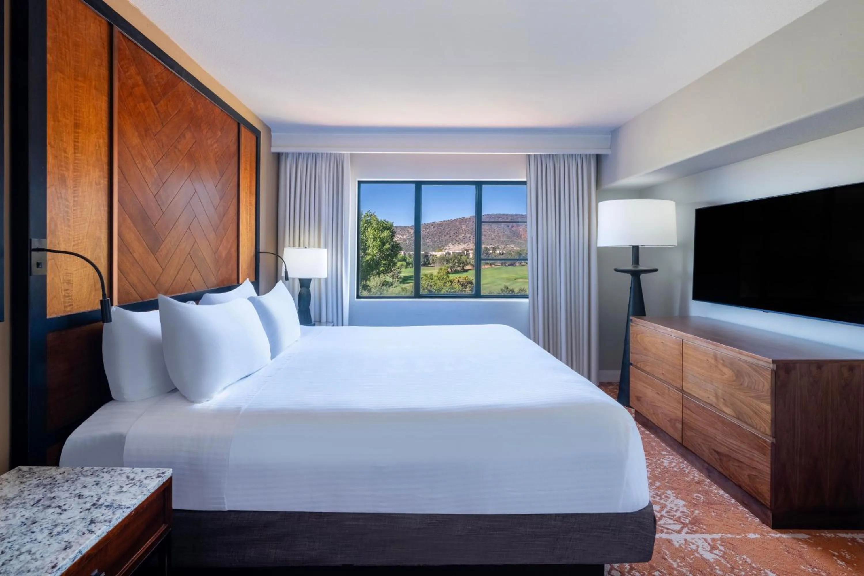 Bed in Hilton Sedona Resort at Bell Rock