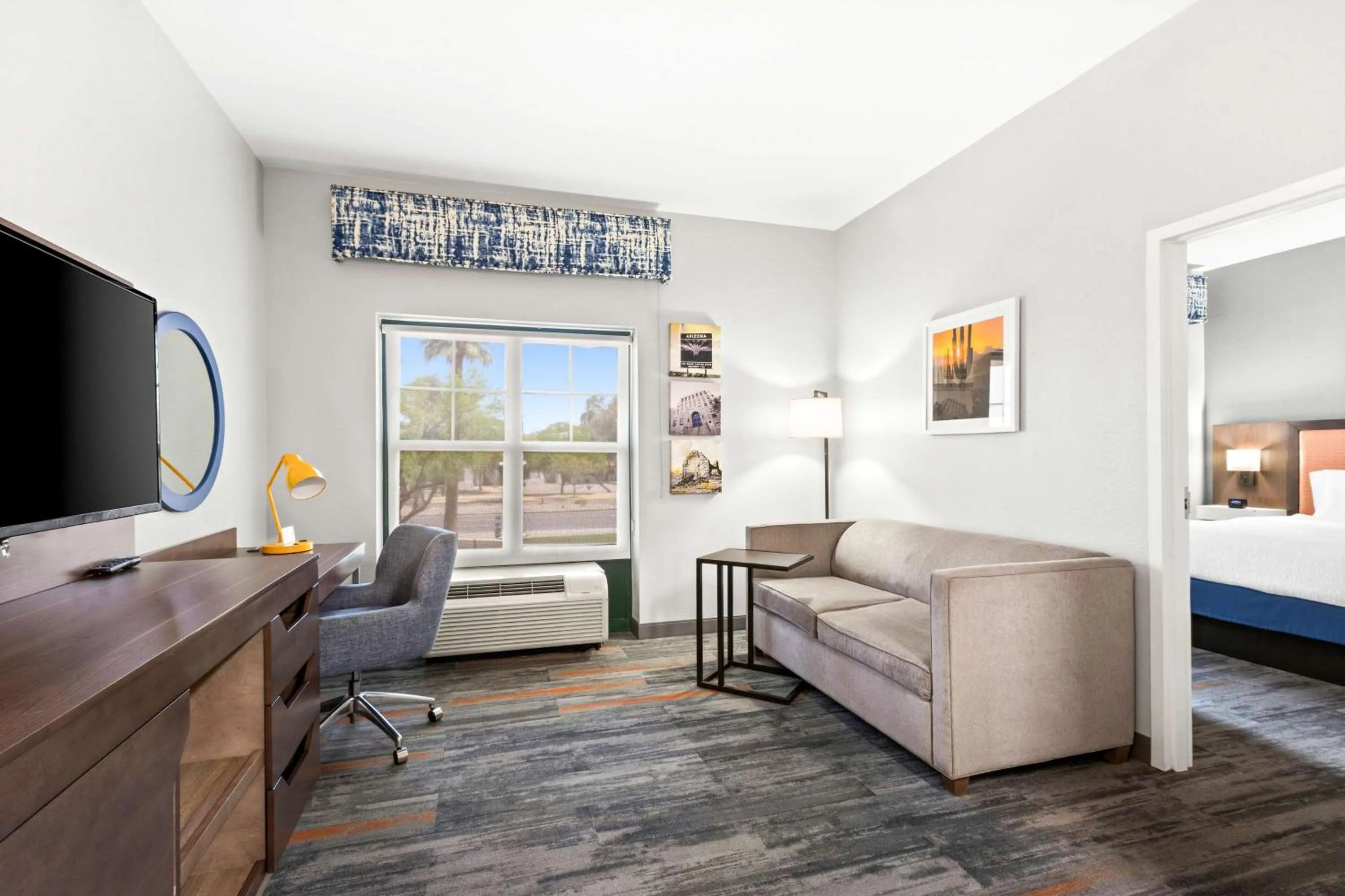 Living room in Hampton Inn & Suites Phoenix-Goodyear