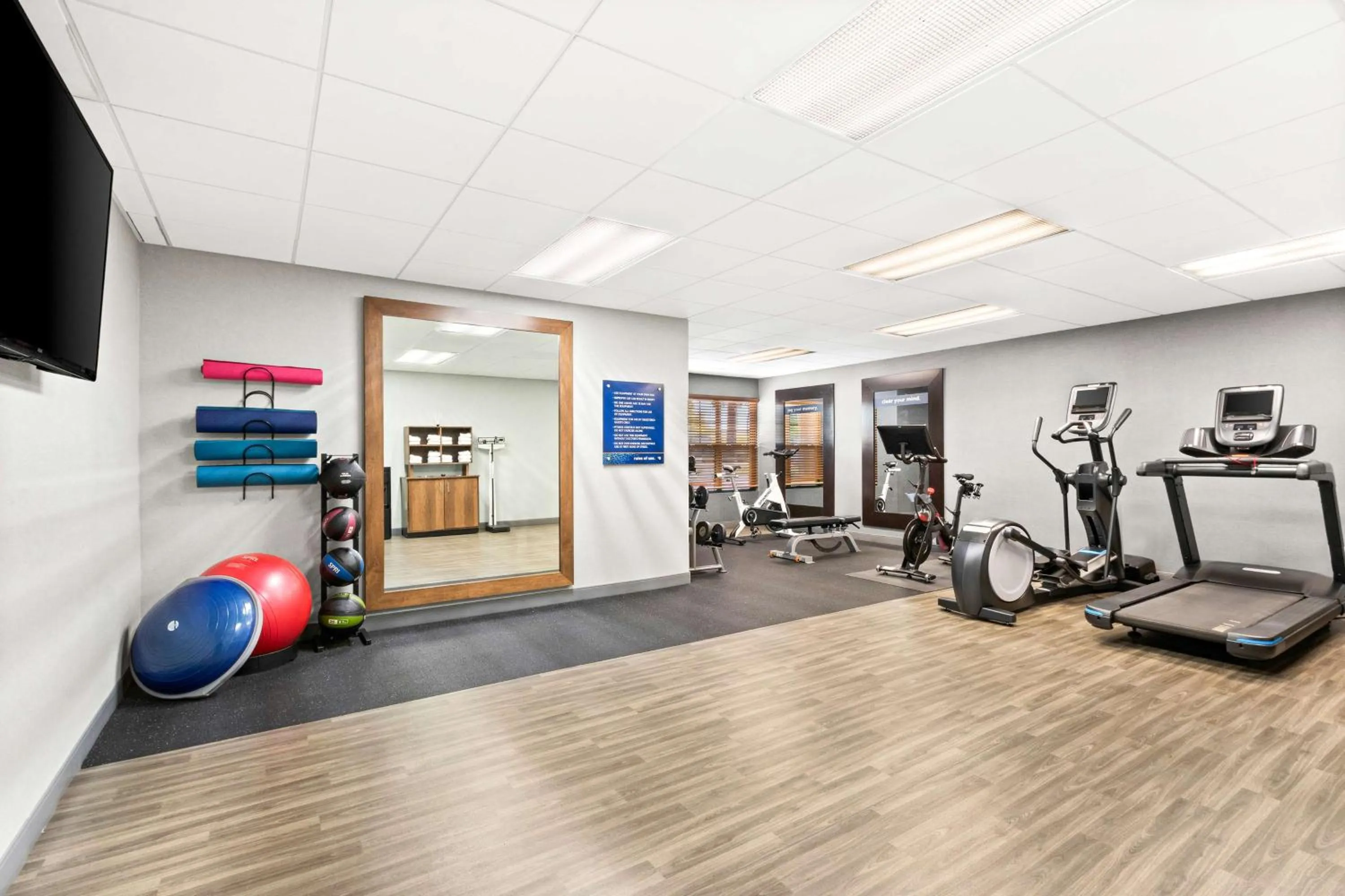 Fitness centre/facilities in Hampton Inn & Suites Phoenix-Goodyear