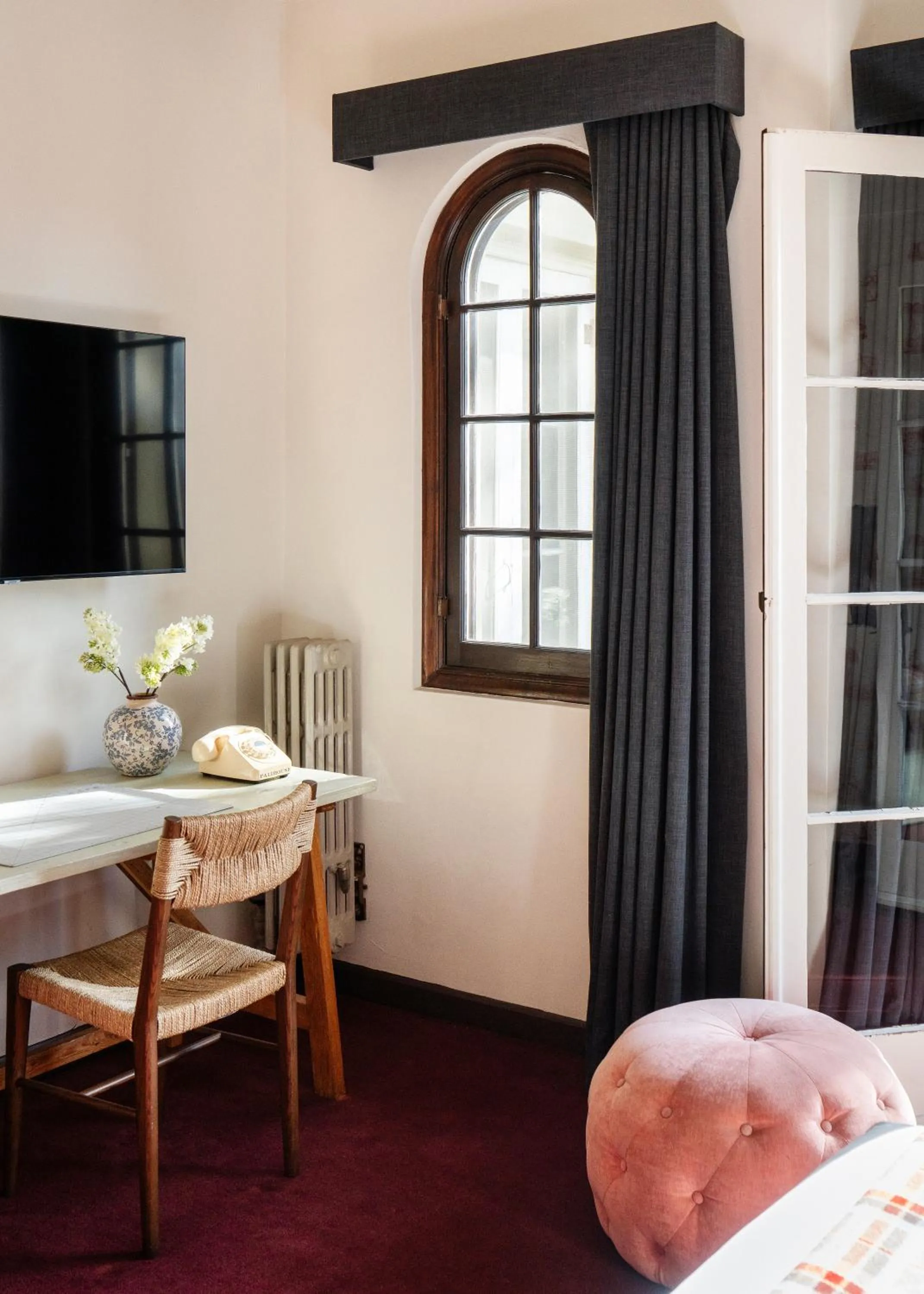 TV and multimedia, Bed in Palihouse Santa Monica