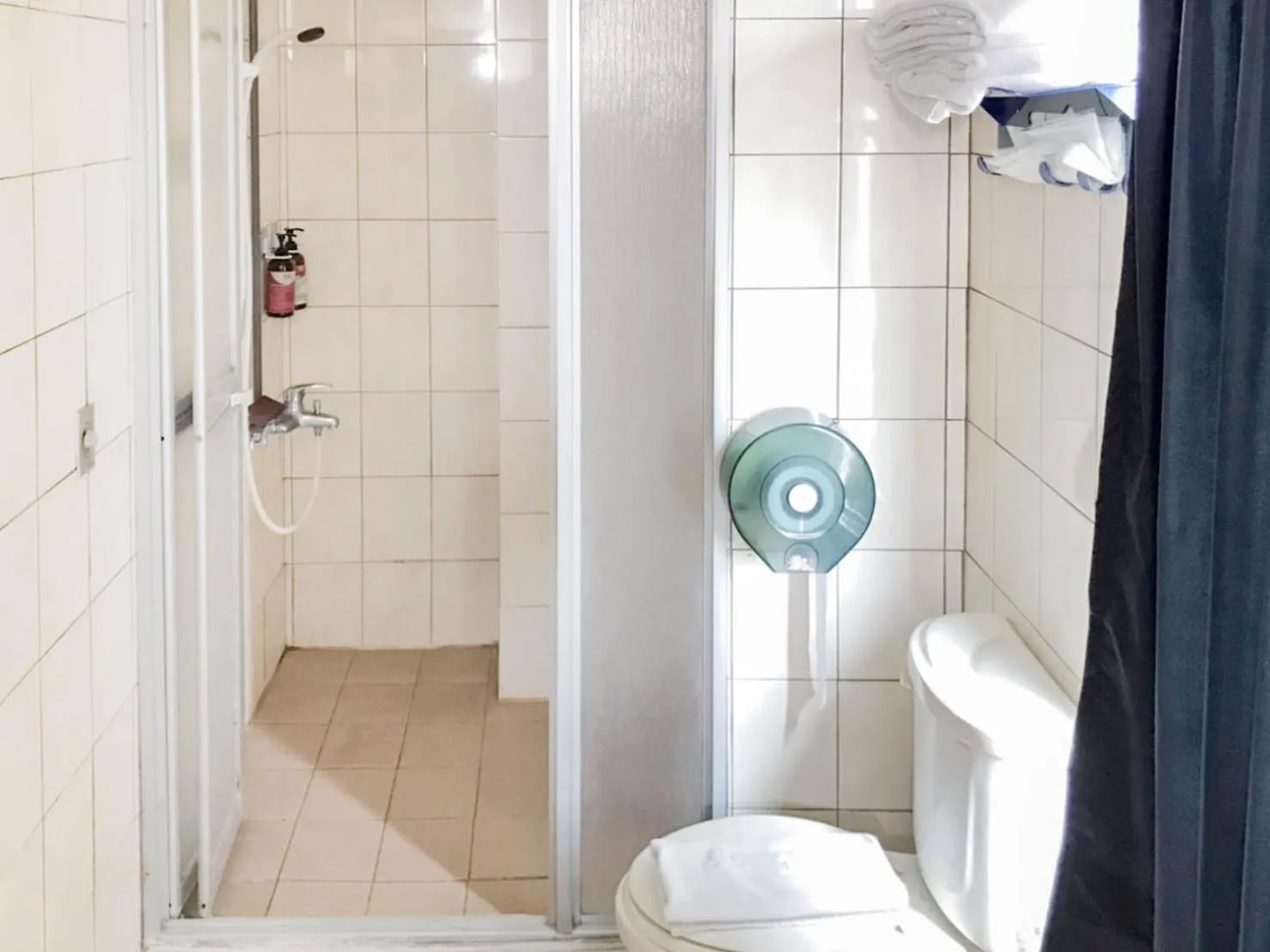 Bathroom in Fudi Hotel