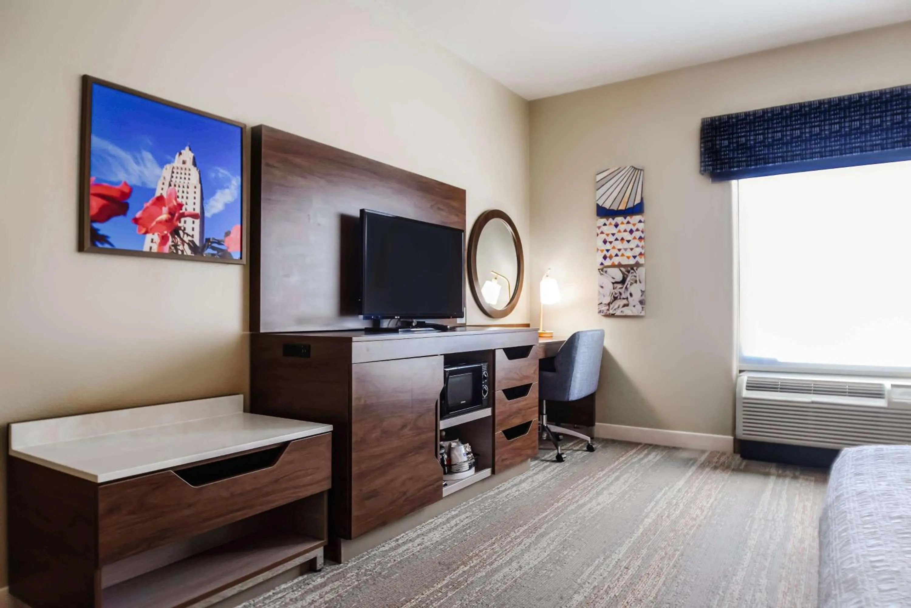 Bedroom, Bed in Hampton Inn Baton Rouge - Denham Springs